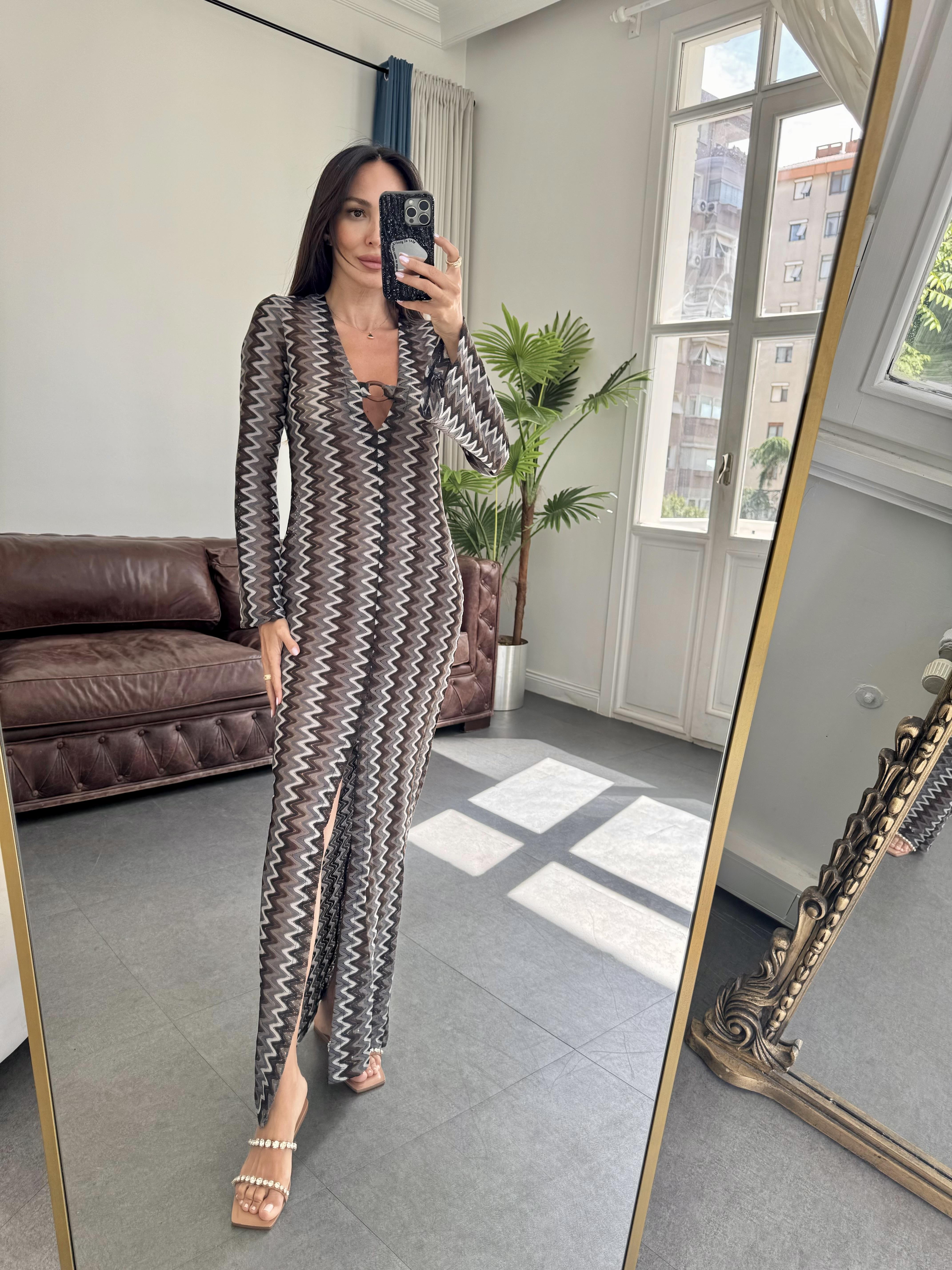 Siyah Renkli File Elbise