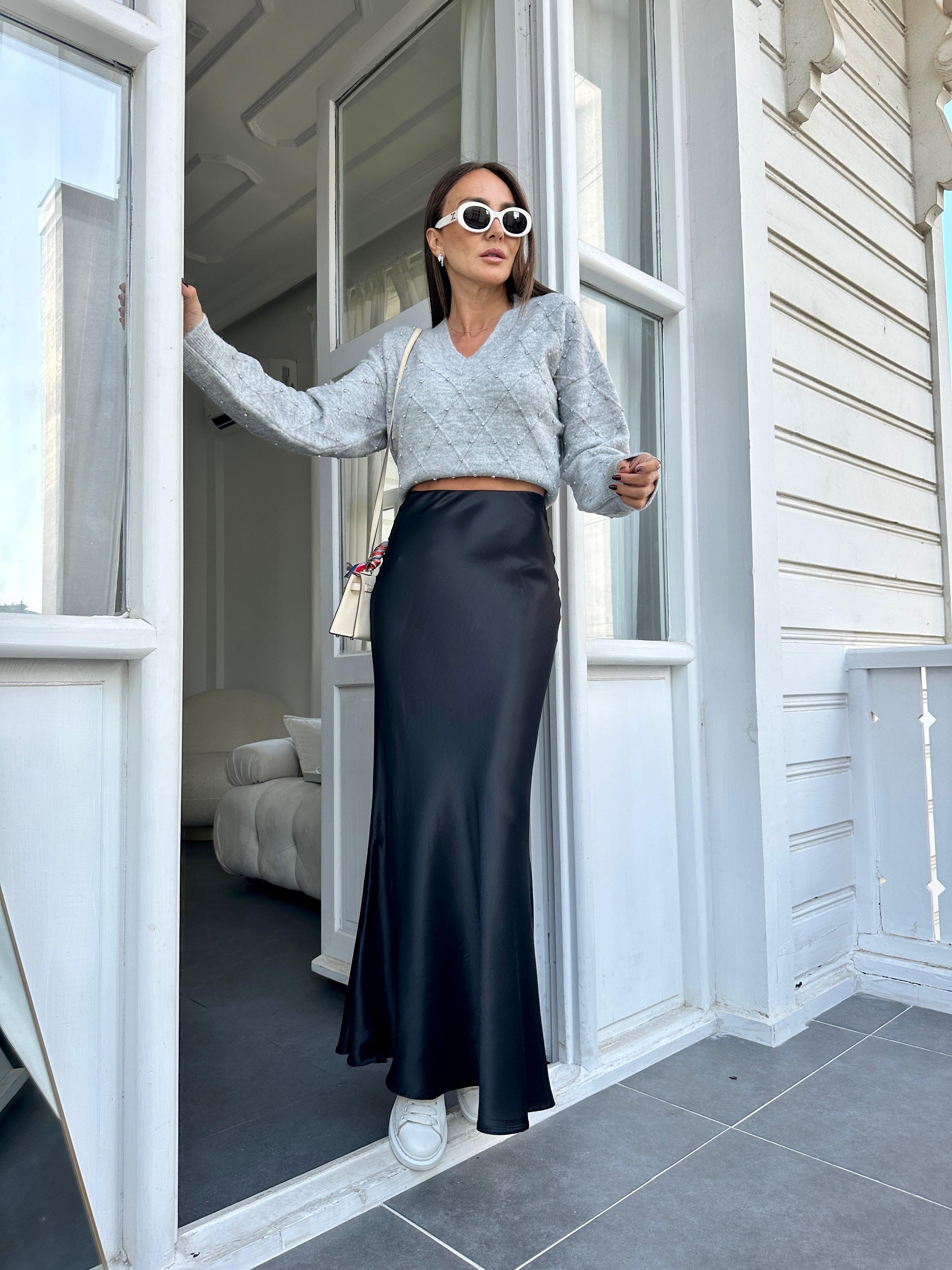 Siyah Saten Uzun Etek