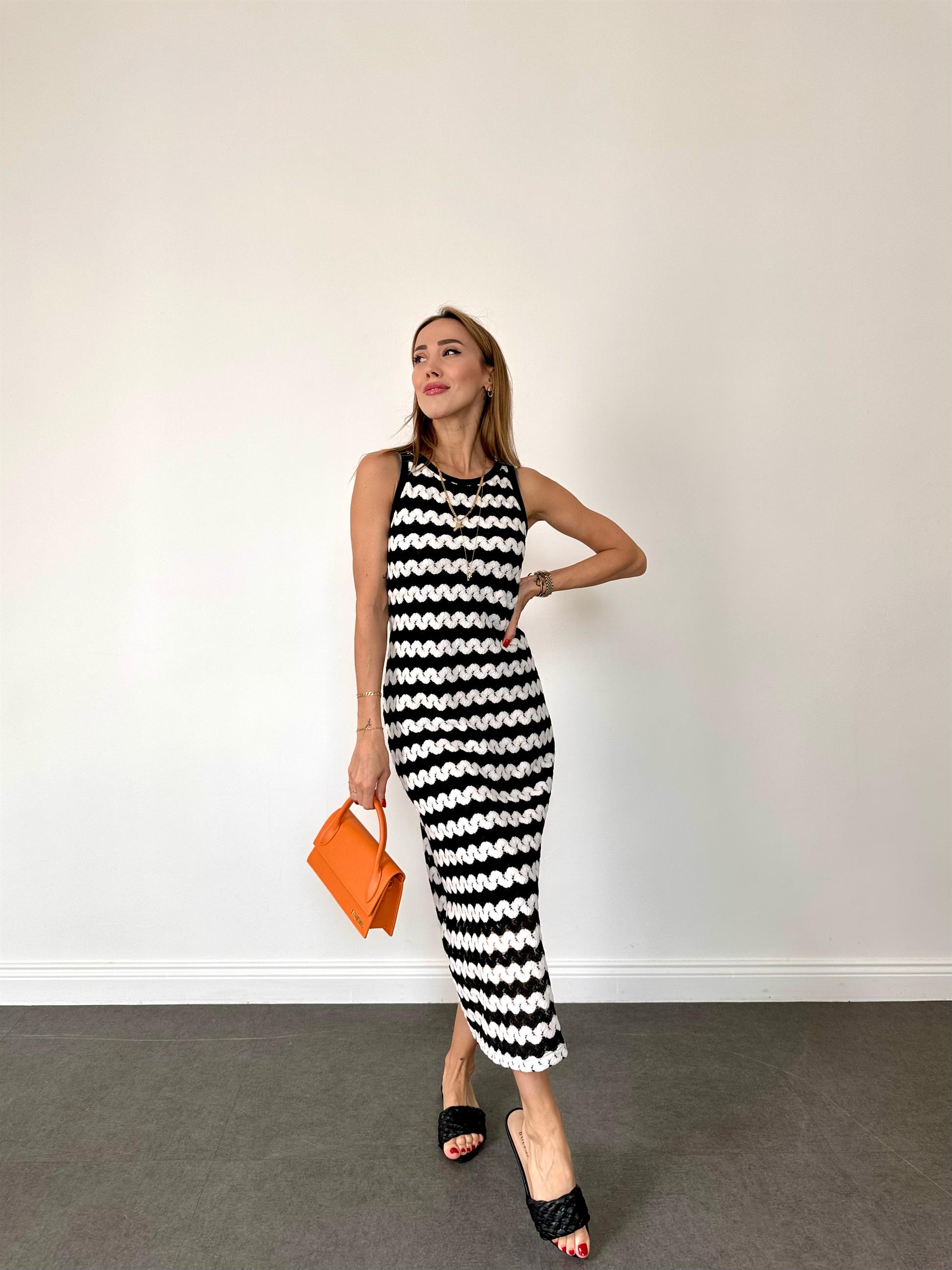 Siyah Şeritli Halter Kesim Örgü Elbise