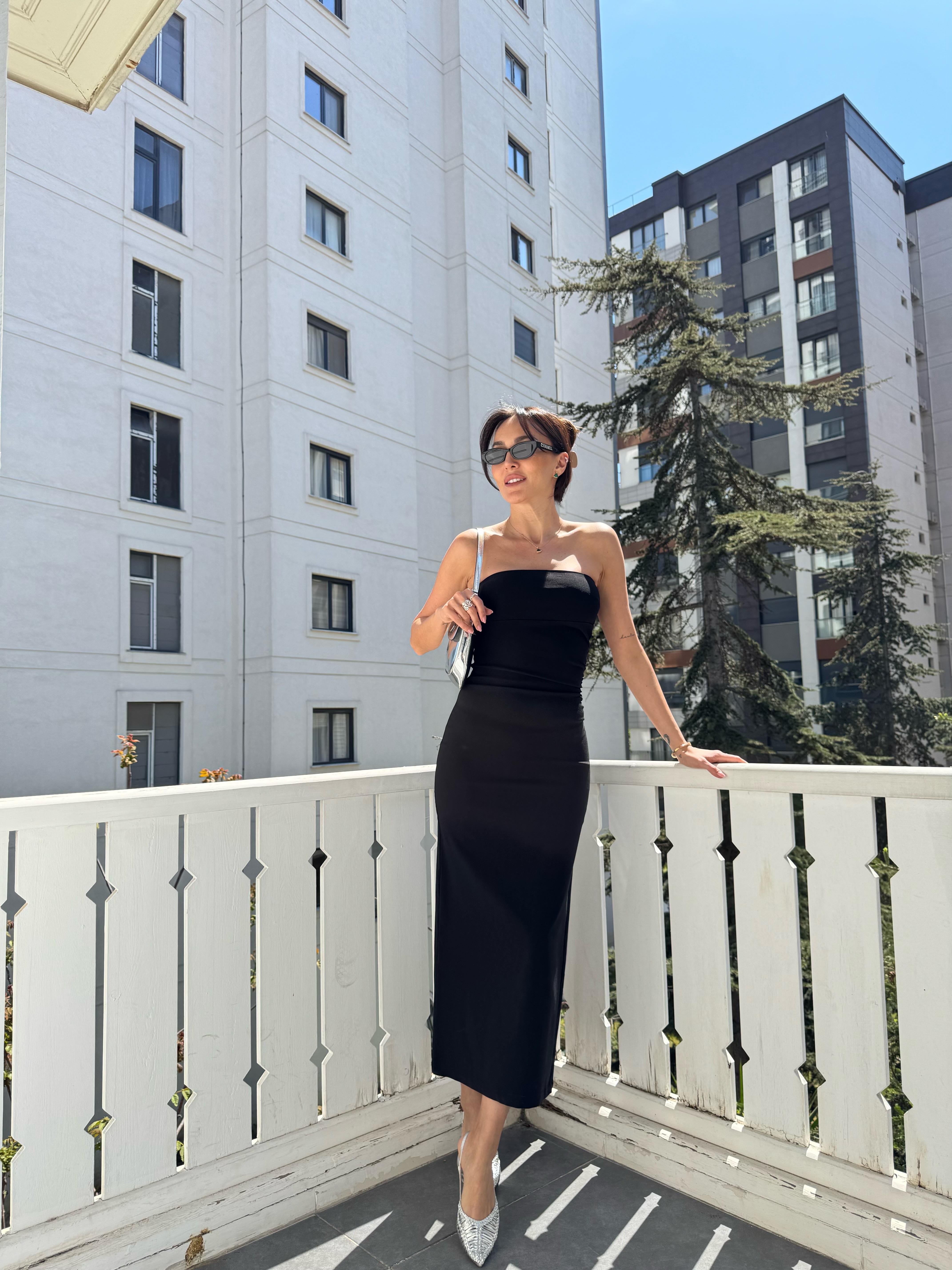 Siyah Straplez Yaka Midi Elbise