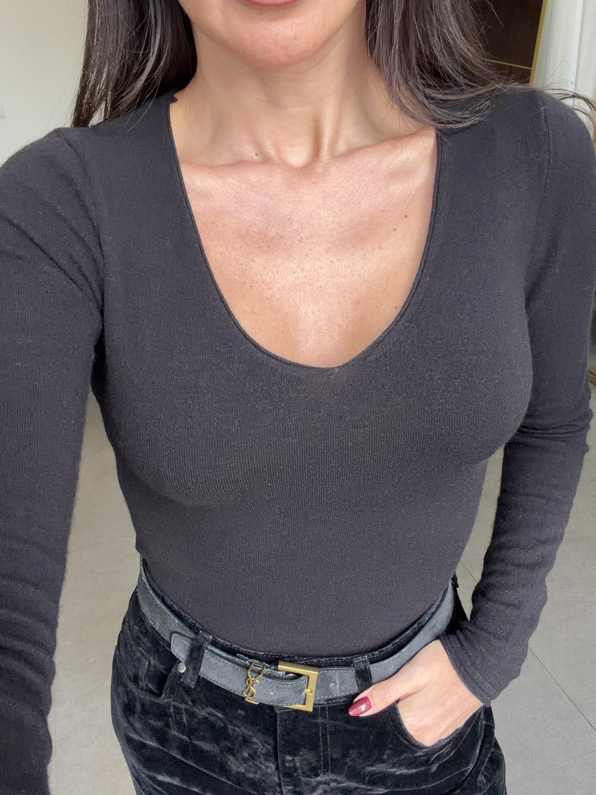 Siyah V Yaka Kaşmirli Ultra Hafif Triko Kazak