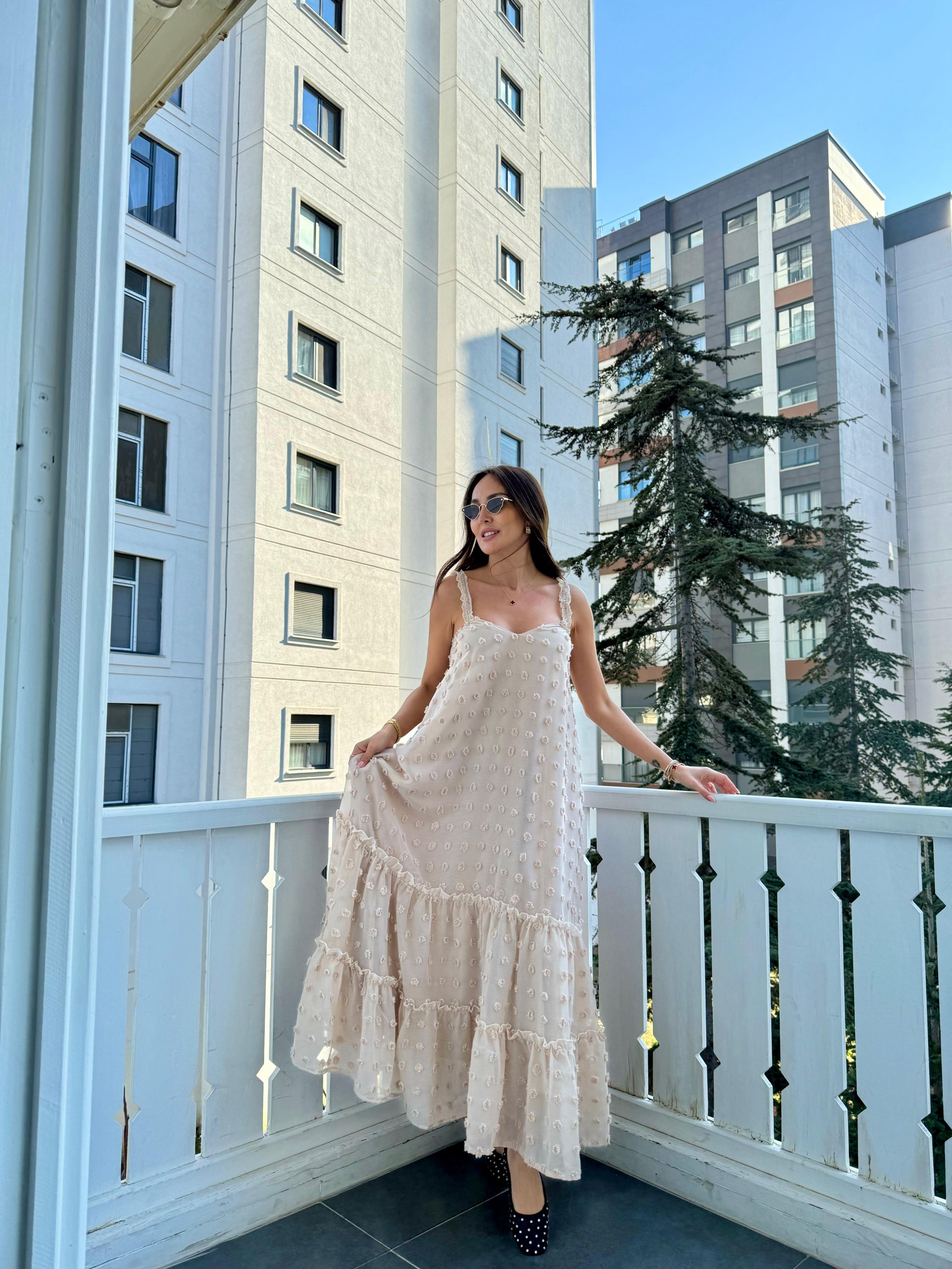 Taş Rengi Mini Ponpon Elbise