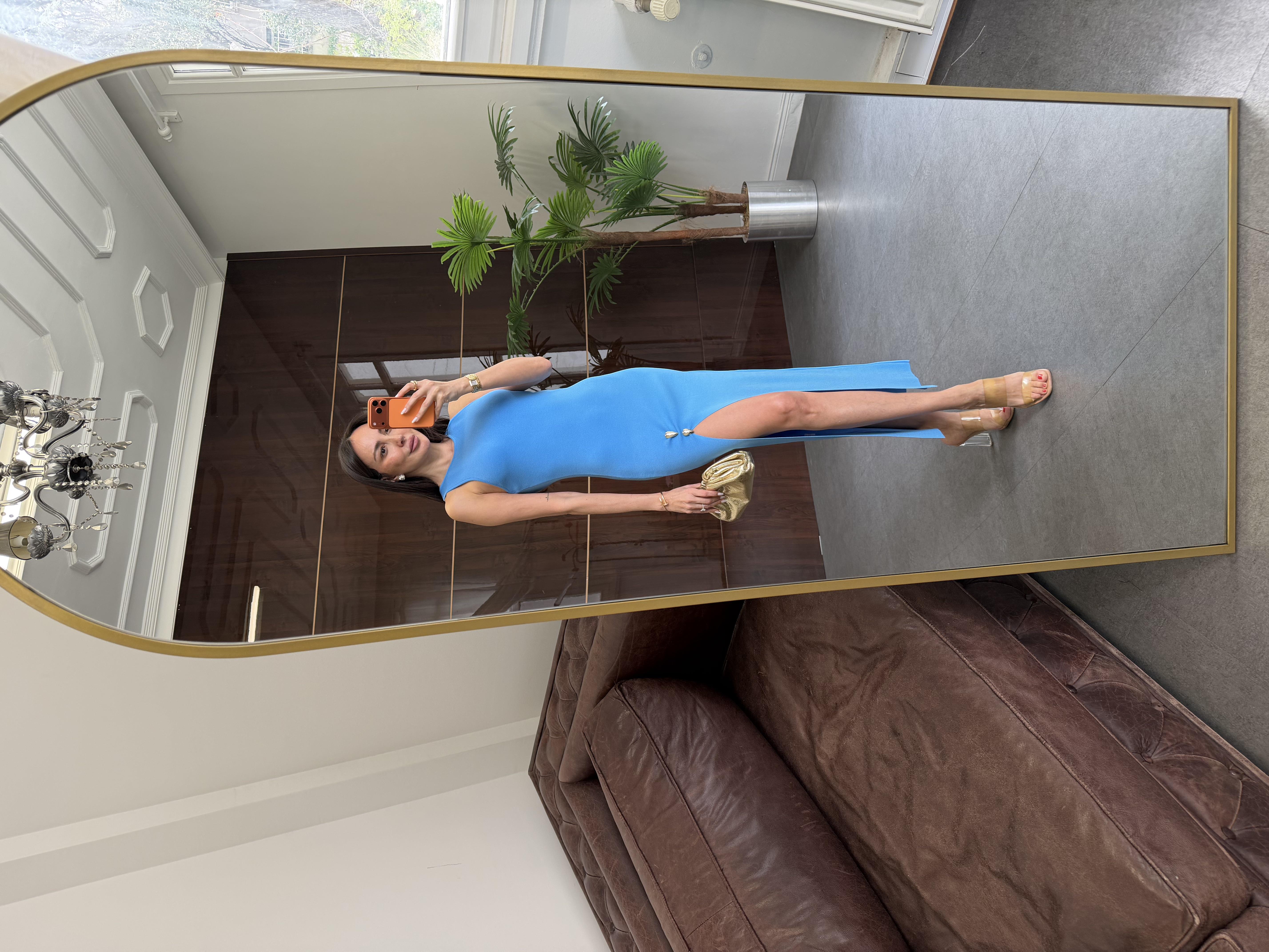 Turkuaz Aksesuar Detaylı Yırtmaçlı Triko Elbise