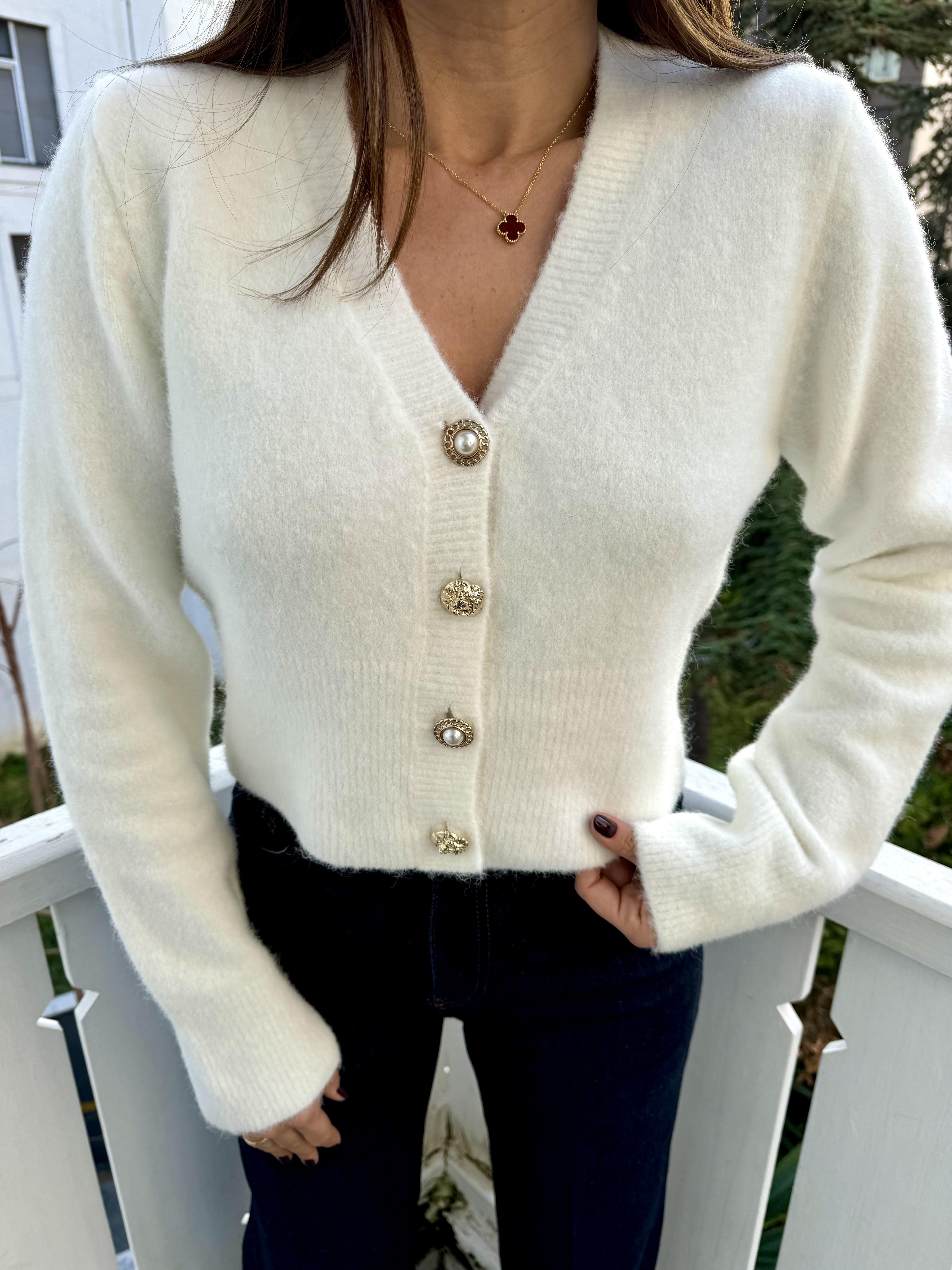 V YAKA DÜĞMELİ TRİKO HIRKA