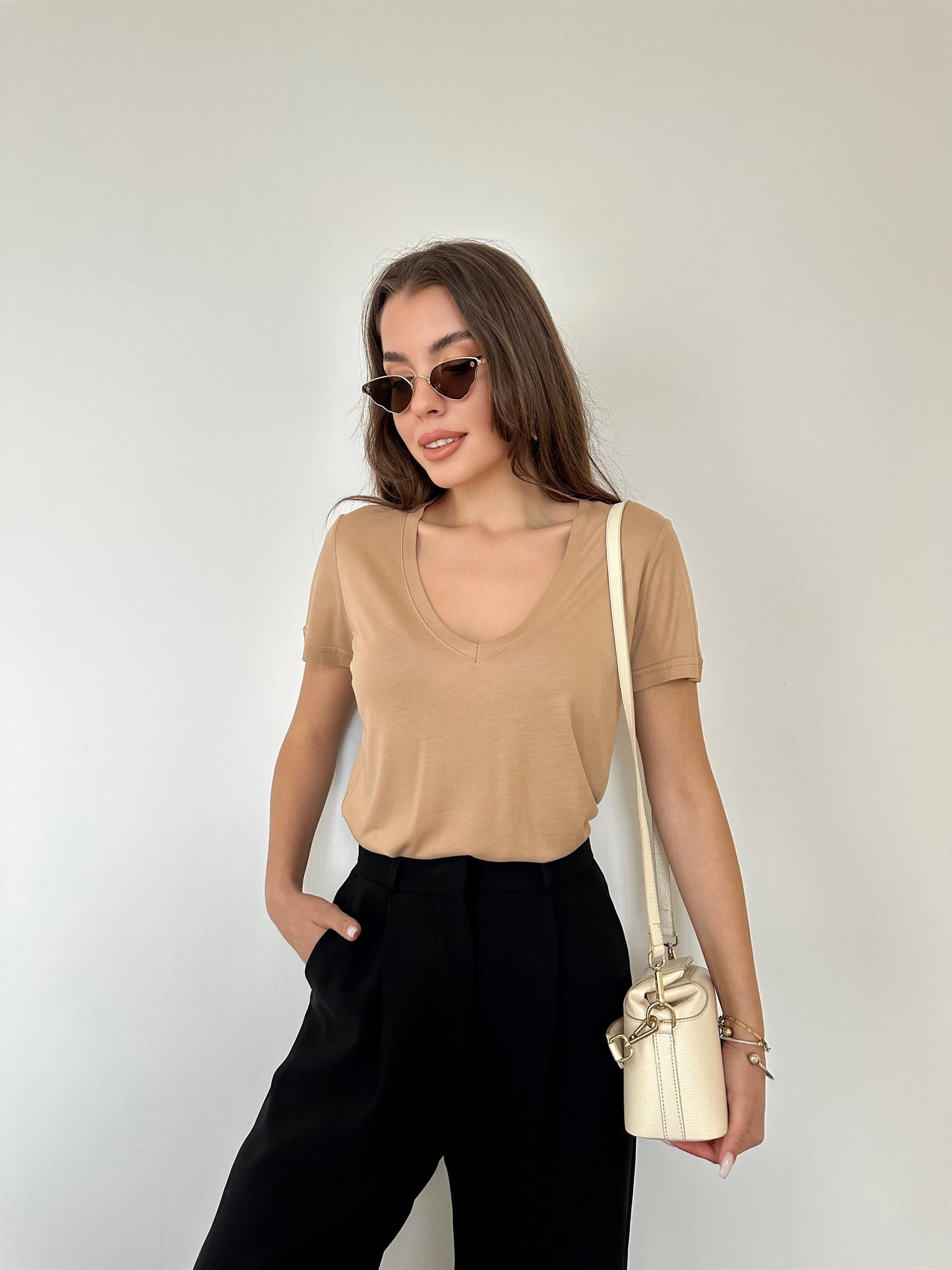 Vizon Derin V Yaka Tişört