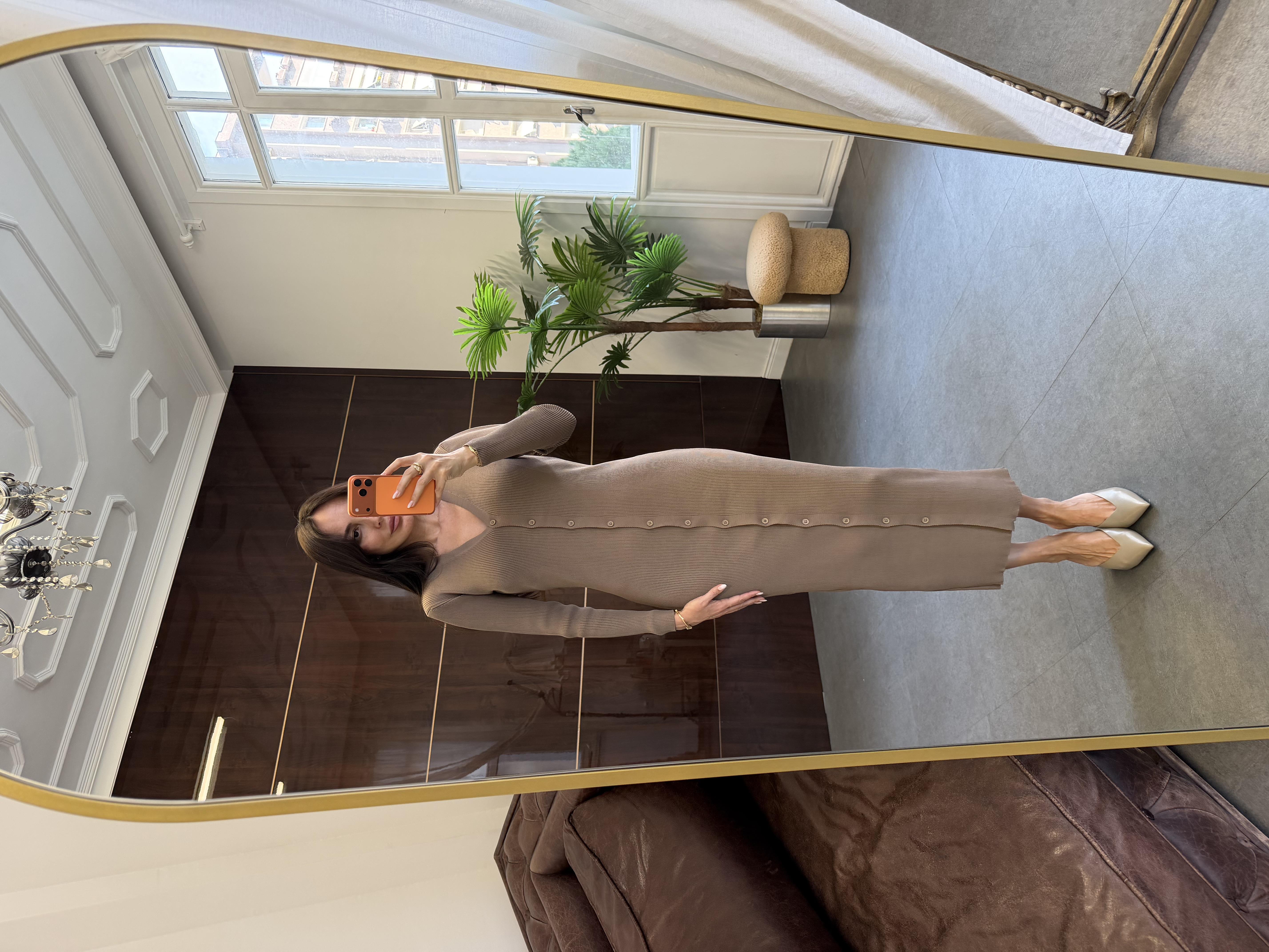 Vizon V Yaka Düğmeli Triko Elbise