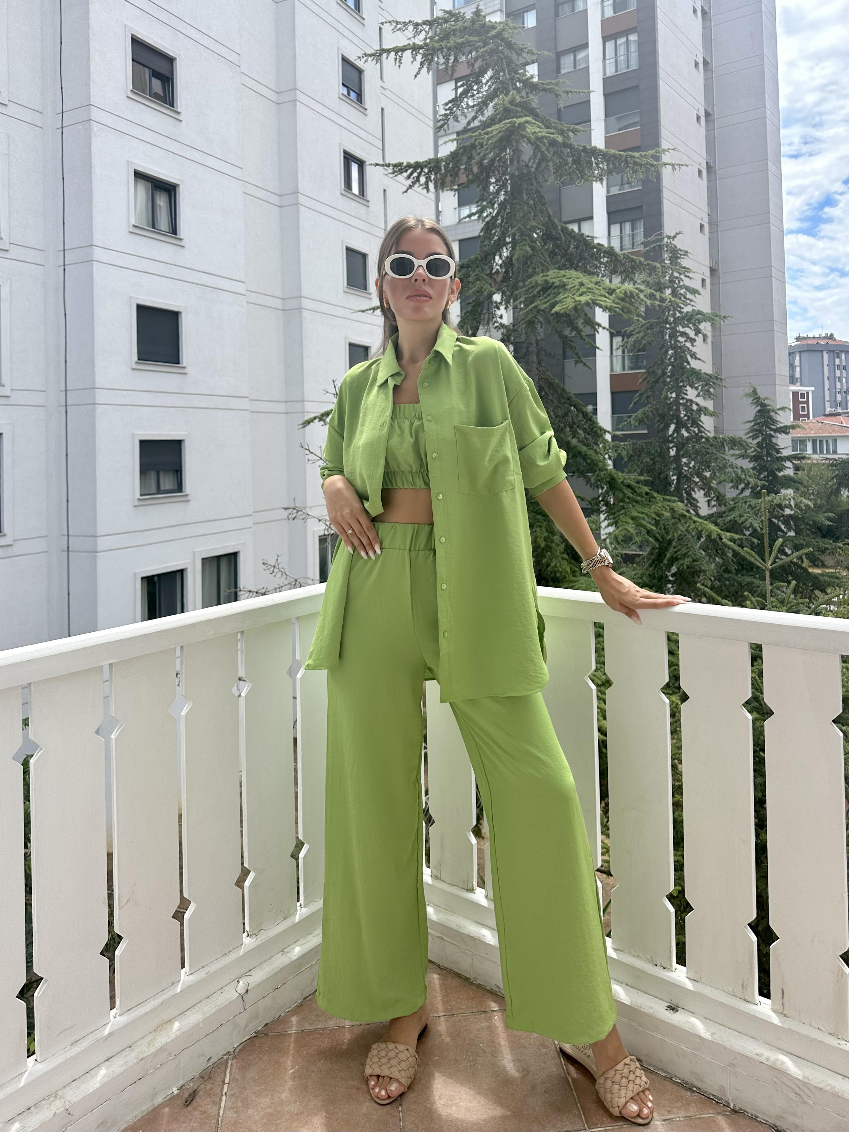 Yeşil Büstiyerli Kadın Takım