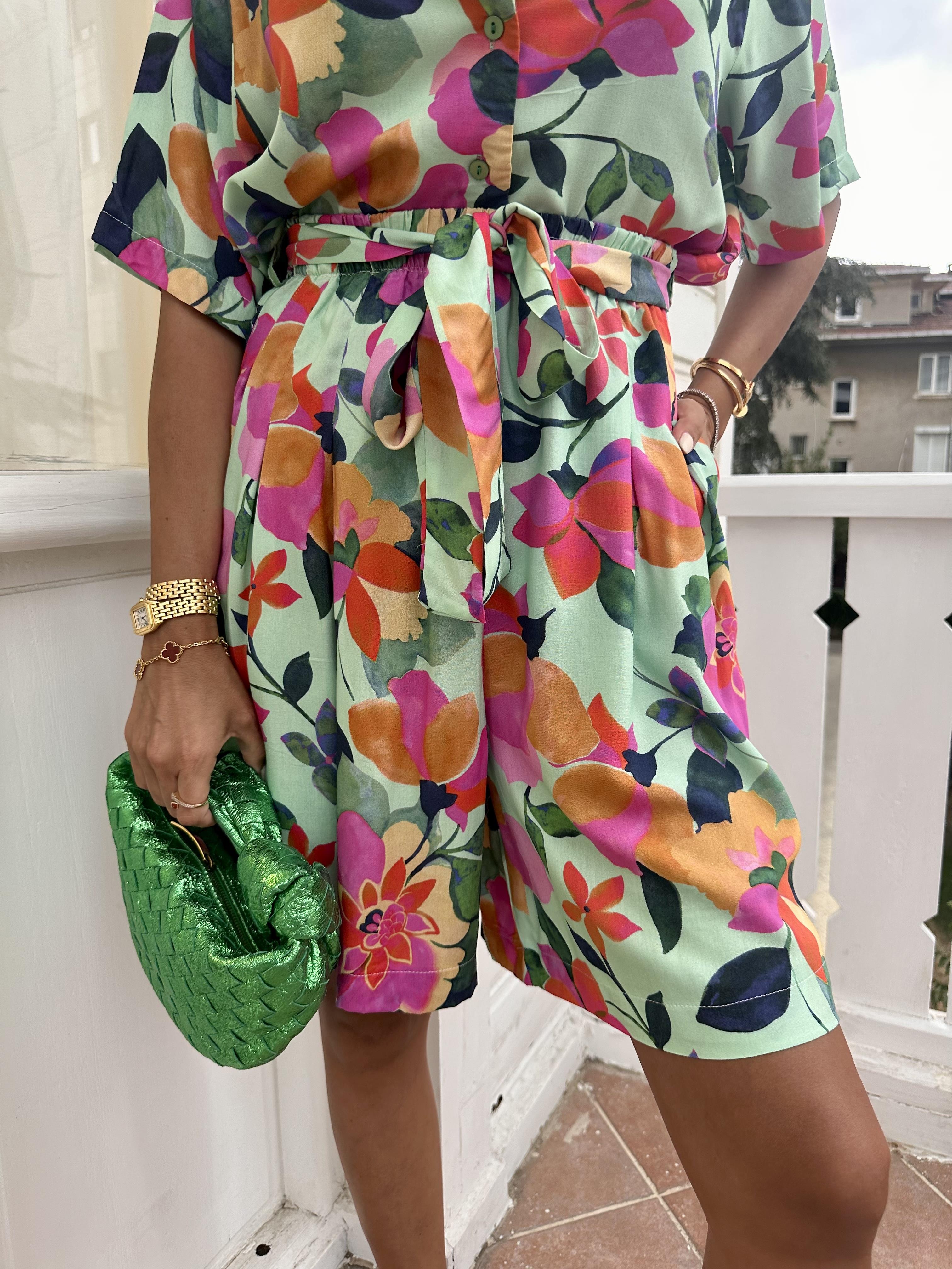 Yeşil  Renkli Çiçekli Takım