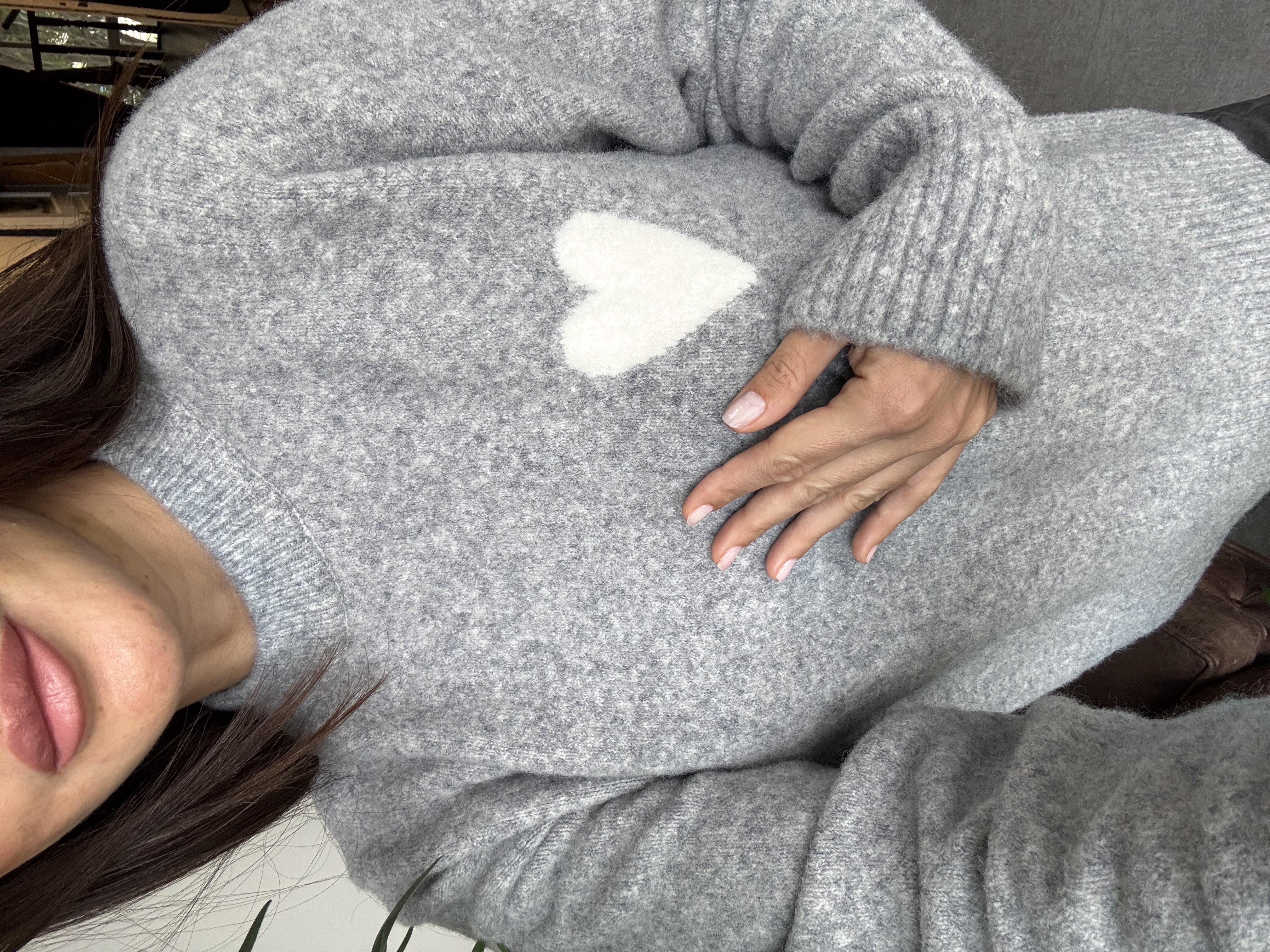 Yumuşak Dokulu Kalpli Triko Kazak