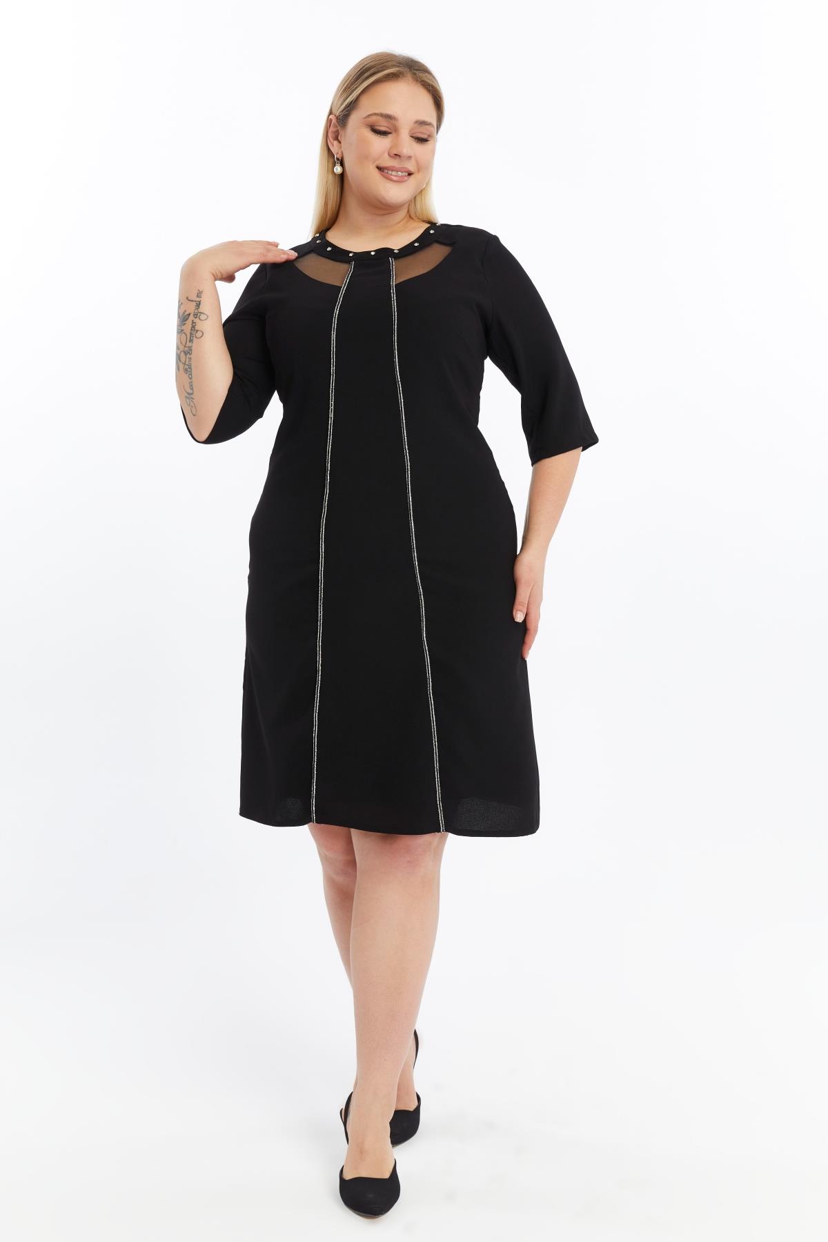 Büyük Beden Yakası Pencereli Taşlı Elbise