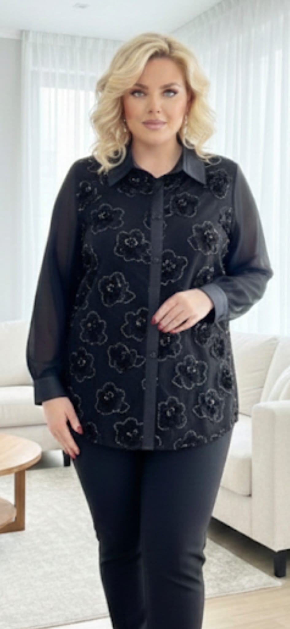 Büyük Beden Çiçek İşlemeli Gömlek