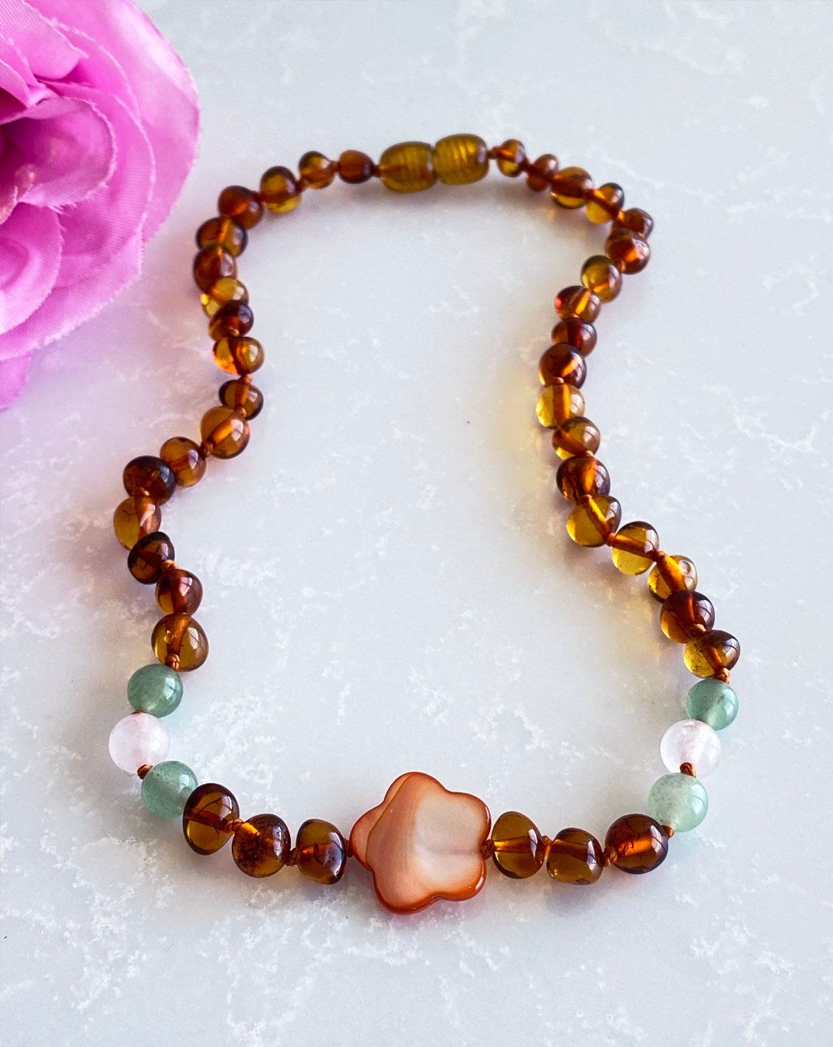 Çiçek Karamel Rengi Kehribar Kolye