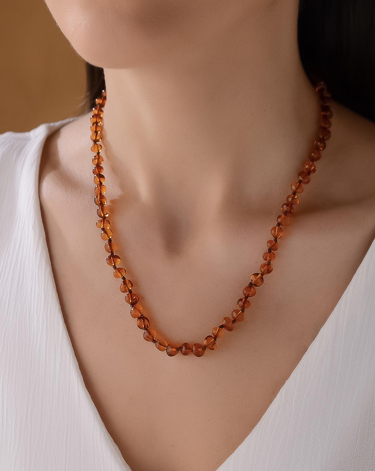 Karamel Kehribar Anne Kolyesi