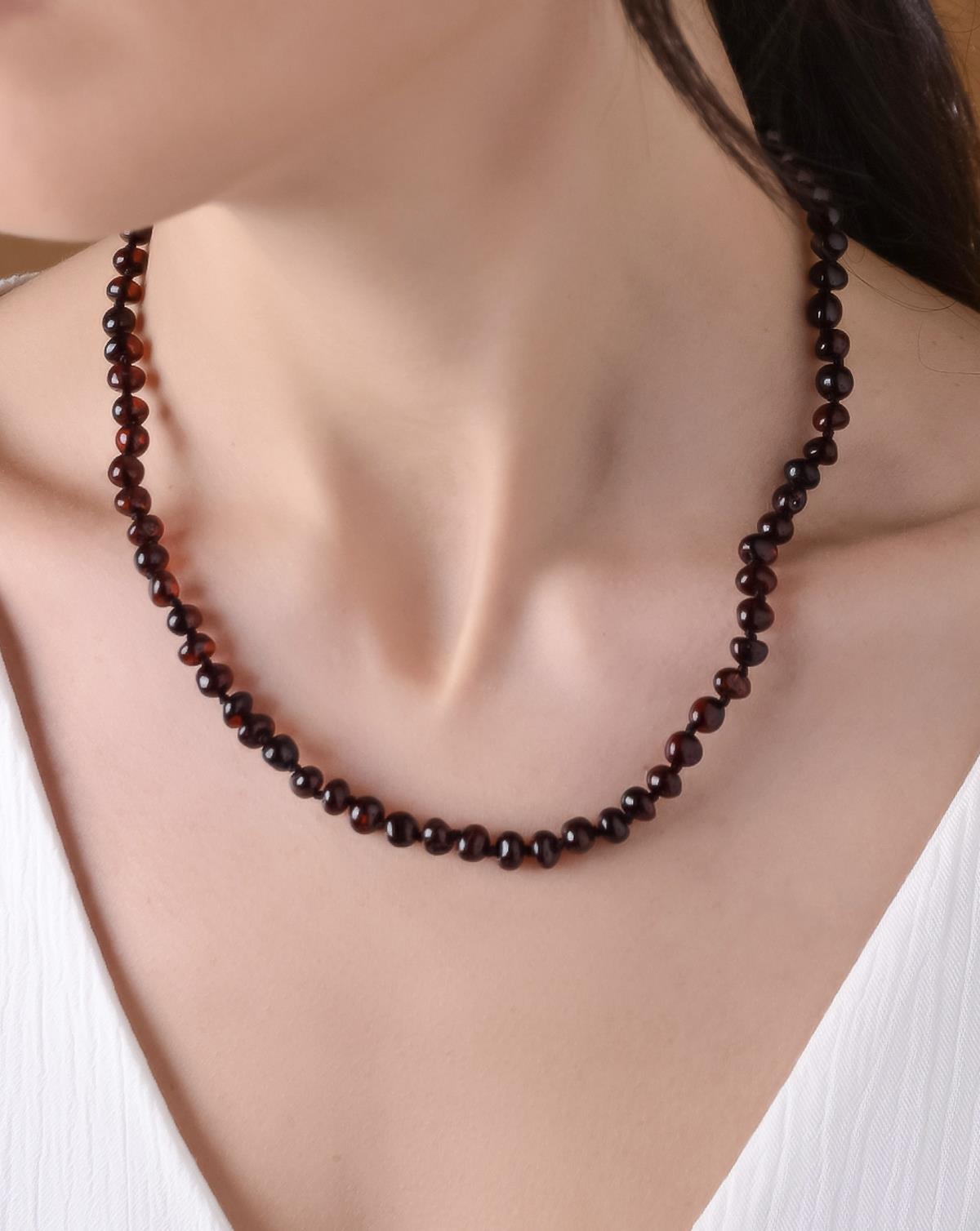 Kehribar Vişne Anne Kolyesi