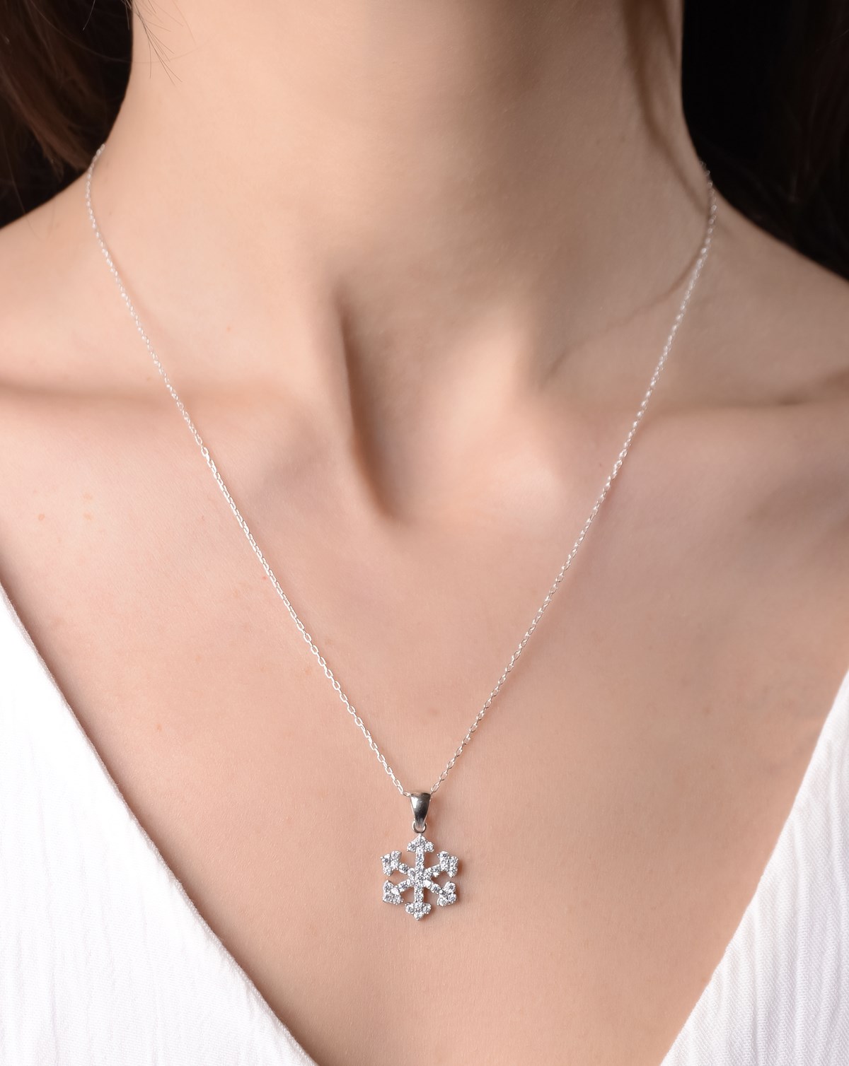 Zirkon Taşlı Kar Tanesi Gümüş Kolye