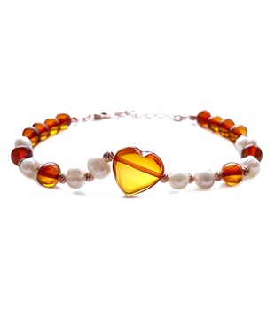 İnci Taşlı Karamel Rengi Kalp Kehribar Bileklik
