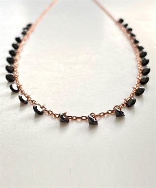 Yuvarlak Siyah Taşlı Gümüş Kolye