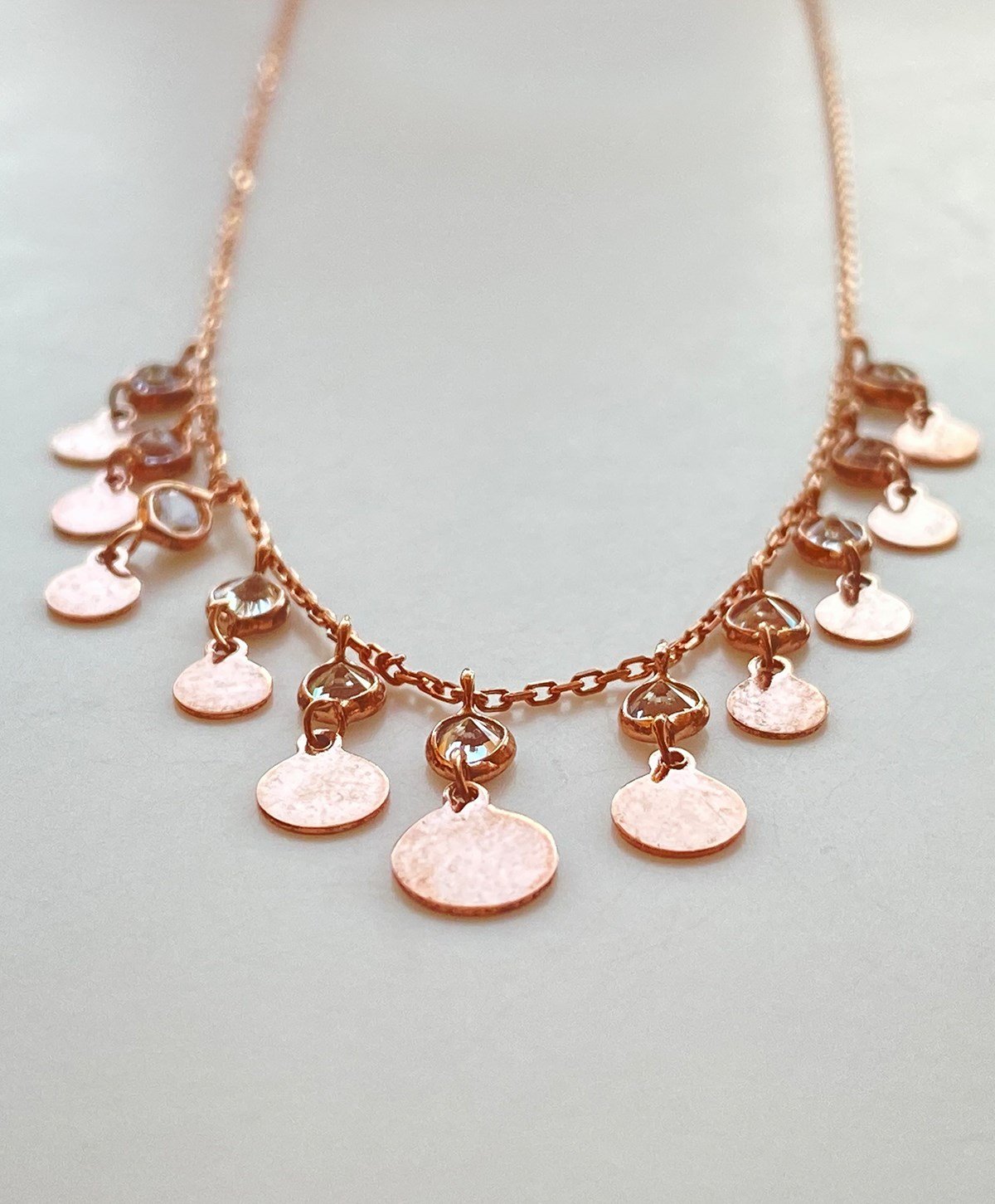 Gurmet Taşlı Yuvarlak Pul Gümüş Kolye