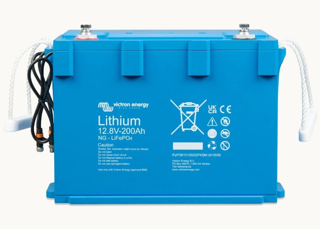 Victron LiFePO₄ 12.8V 200Ah NG lityum demir fosfat akü ön görünüm