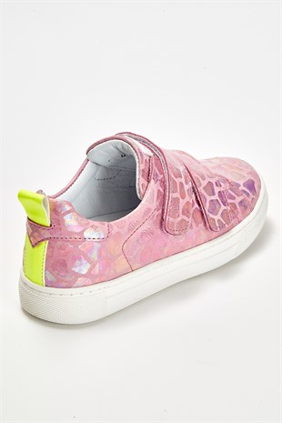 Girls Pink Printed Sneakers