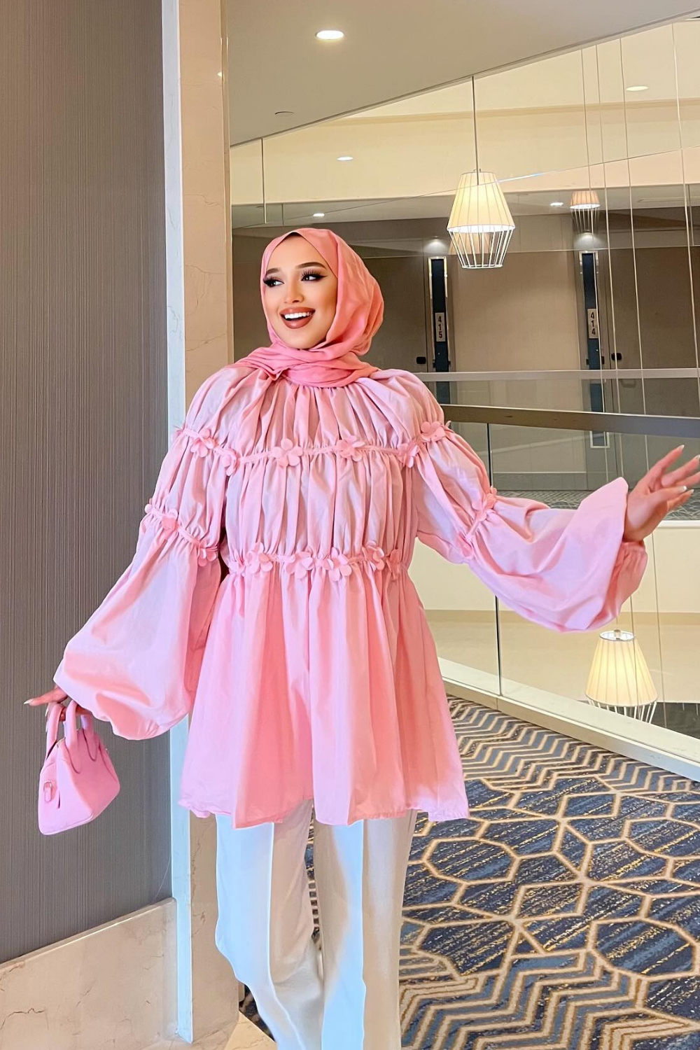 Çiçek Detaylı Gömlek Pudra