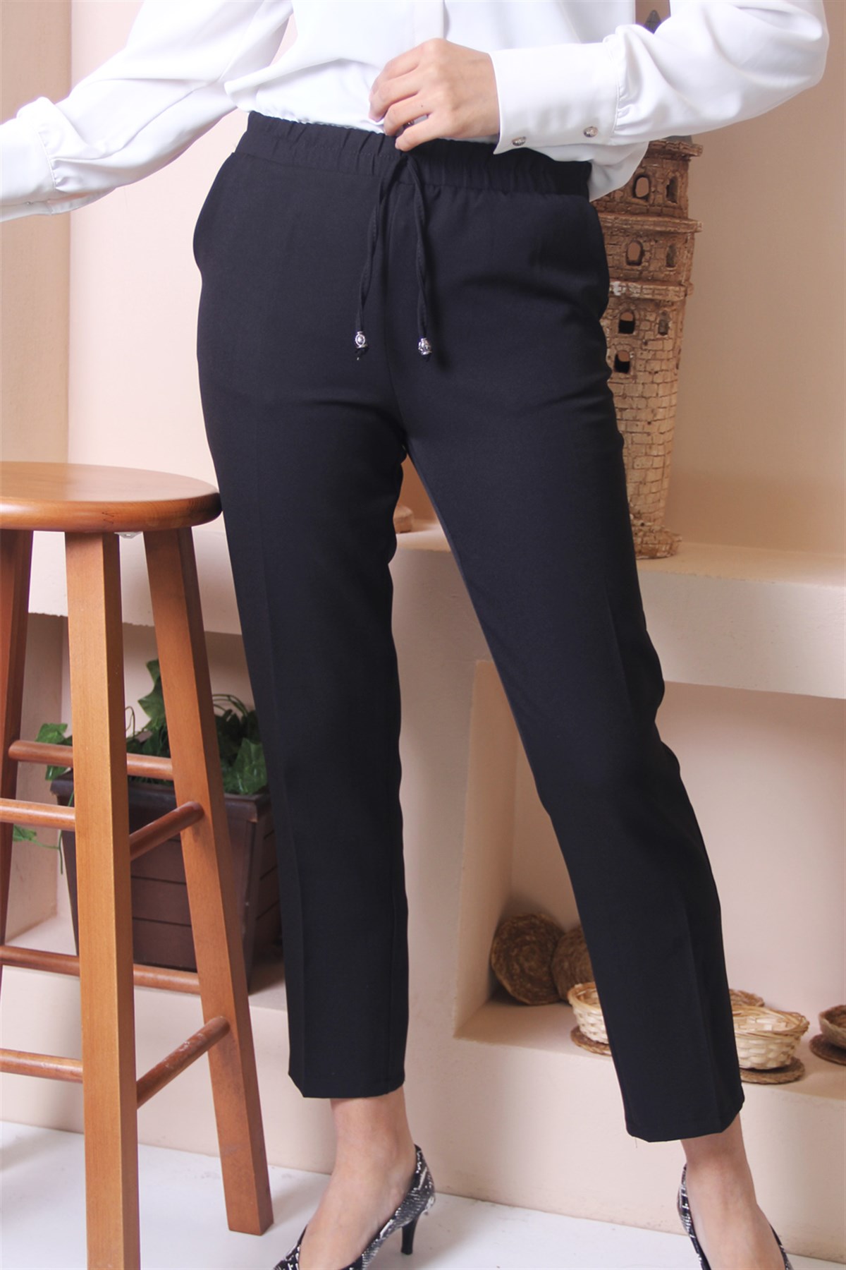 Dar Paça Kumaş Pantolon-Siyah