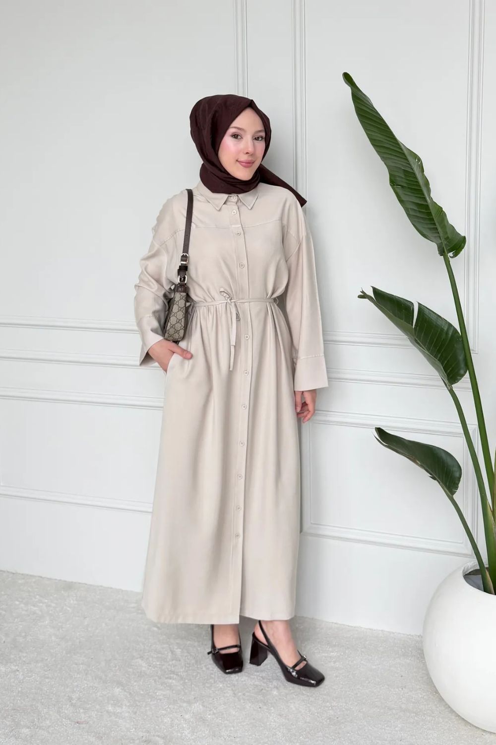 Gömlek Yaka Elbise Taş