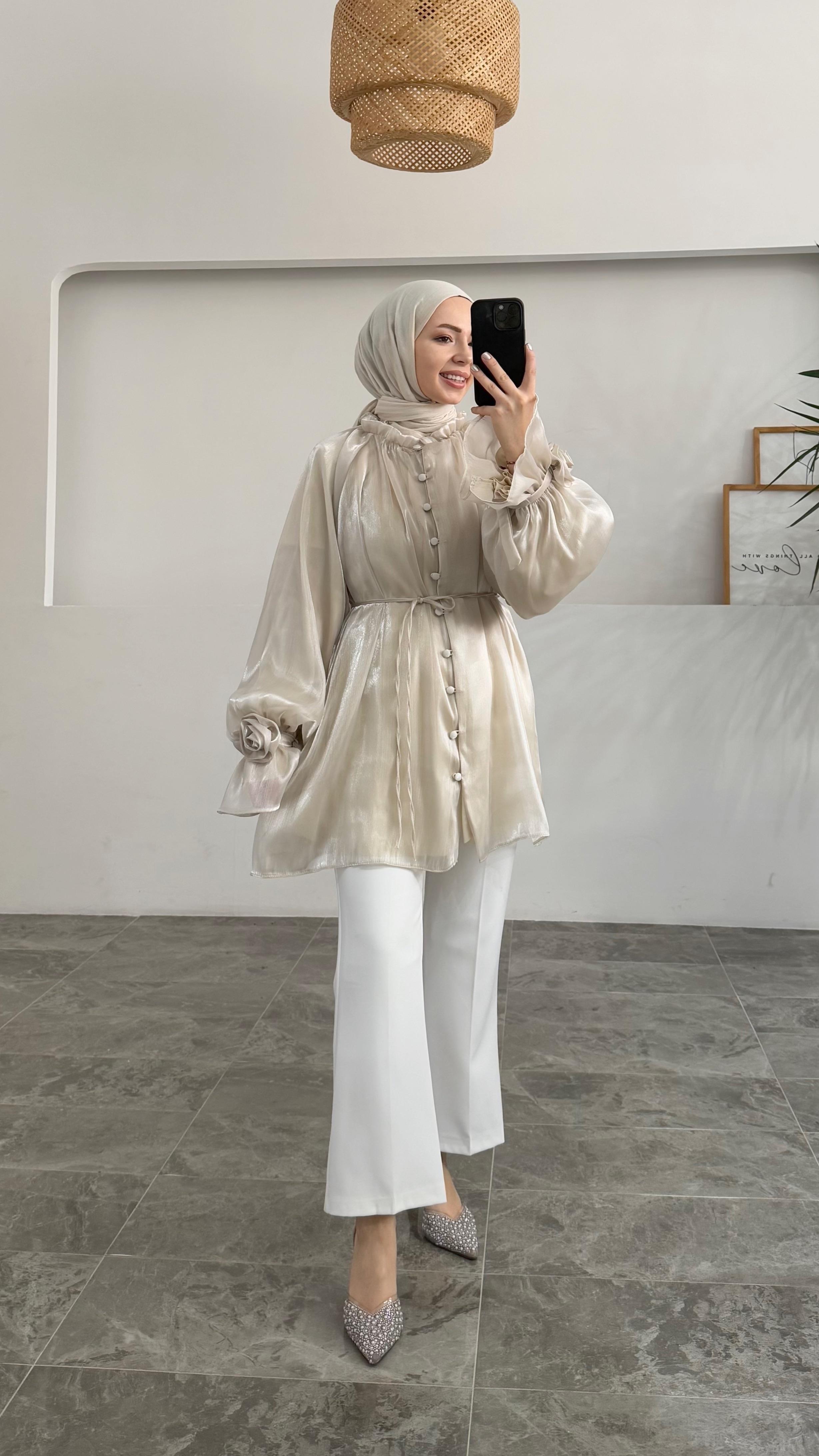 Gül Detaylı Gömlek Taş