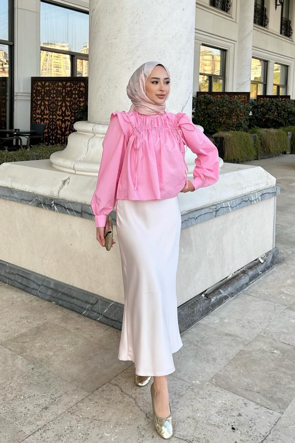 KOL VOLANI PİLİSELİ BLUZ PUDRA