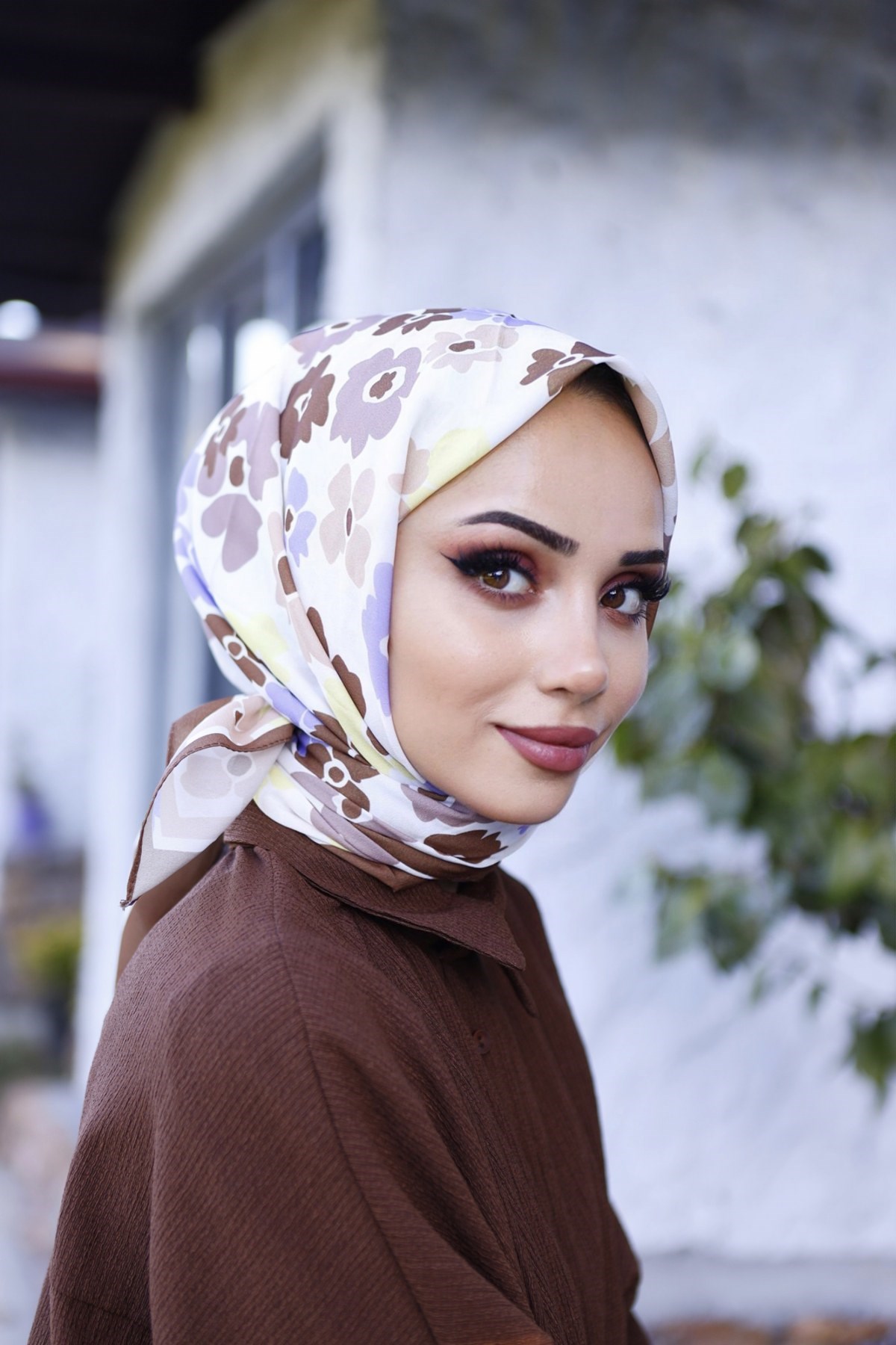Bloom Desenli Eşarp Kahverengi