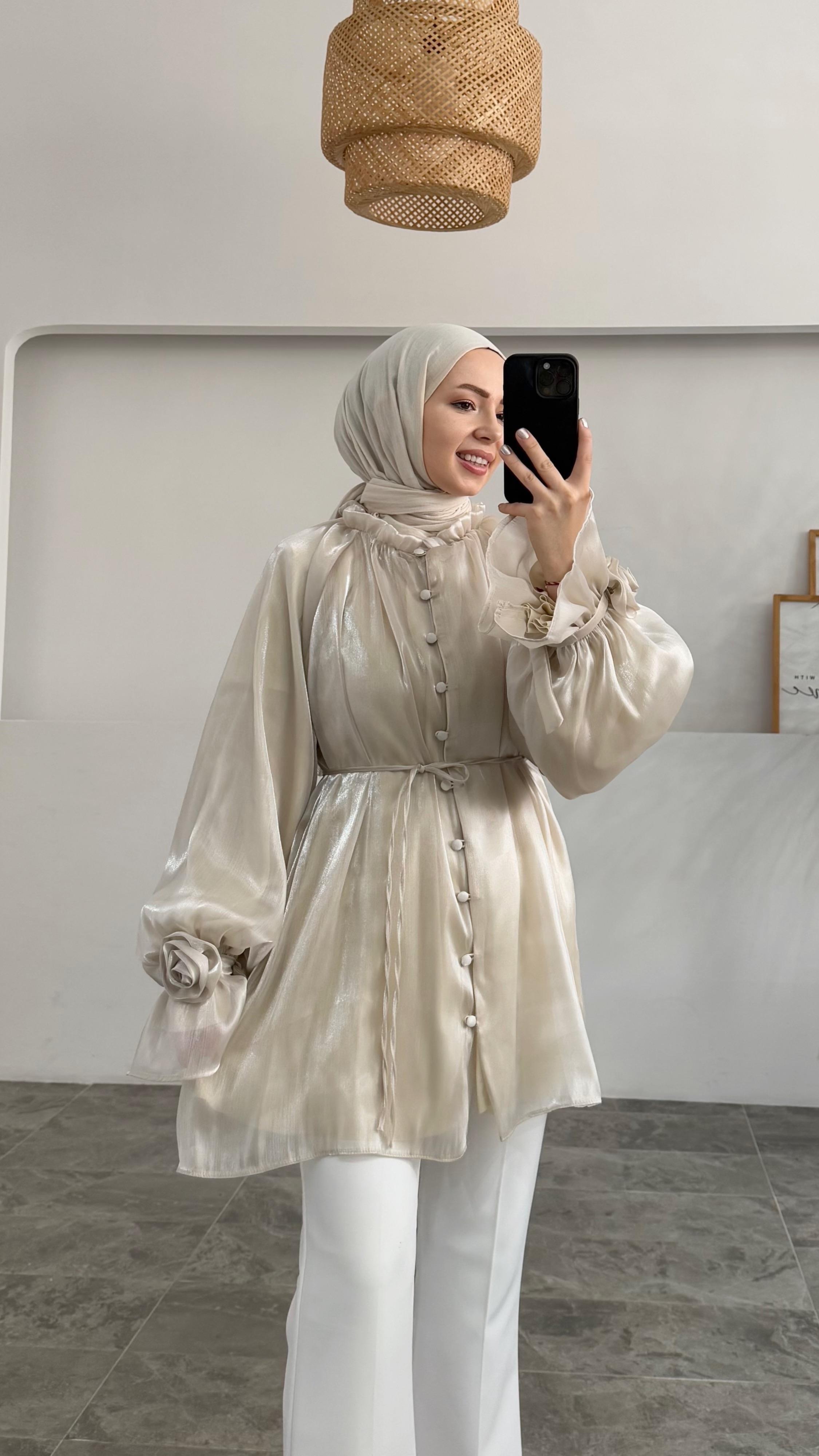 Gül Detaylı Gömlek Taş