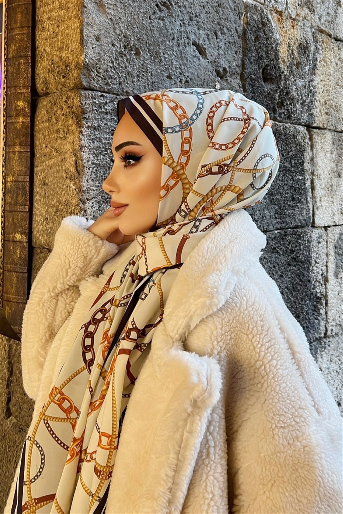 Halka Zincir Desenli Şal Taş