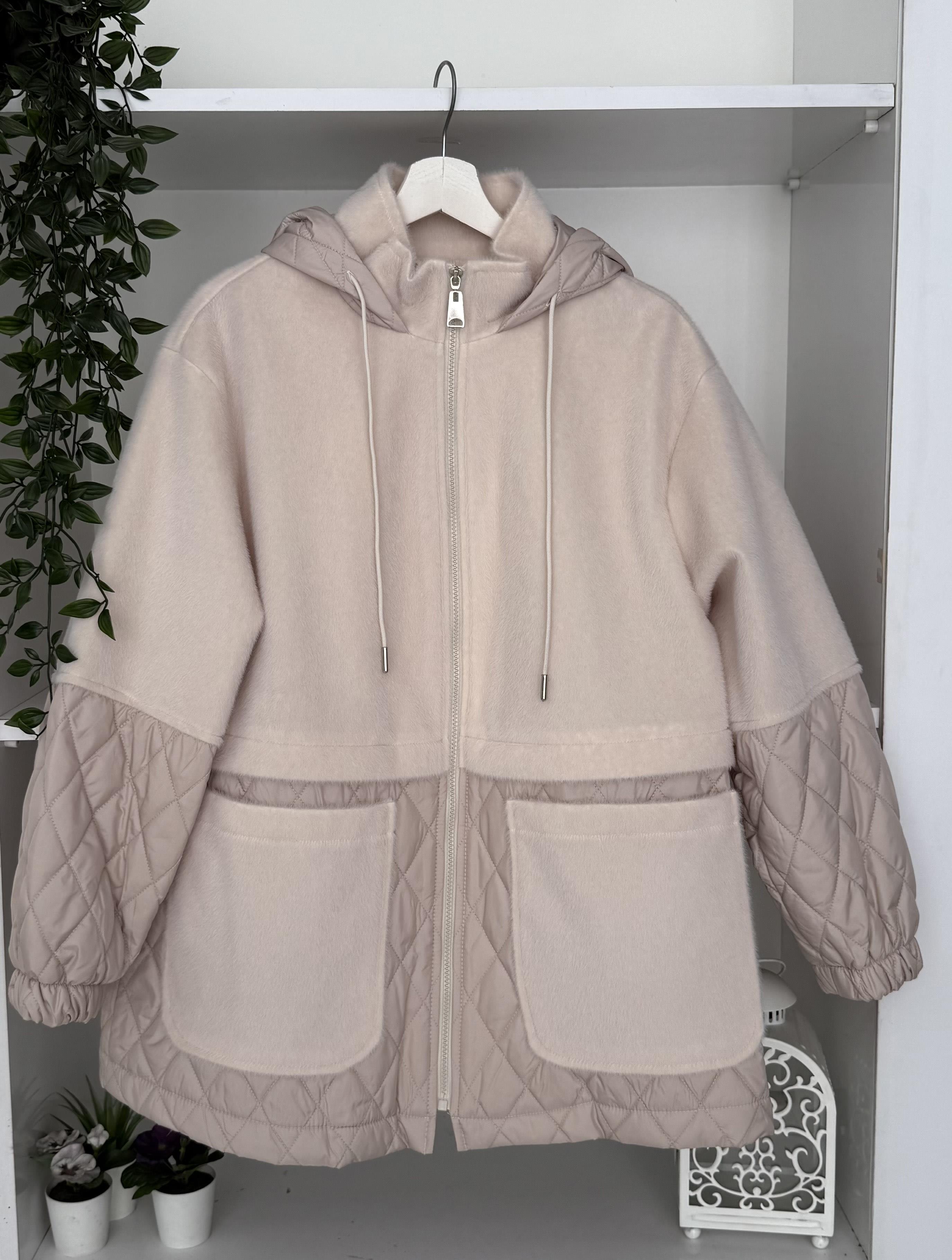 Kapüşonlu Kısa Şişme Mont Taş