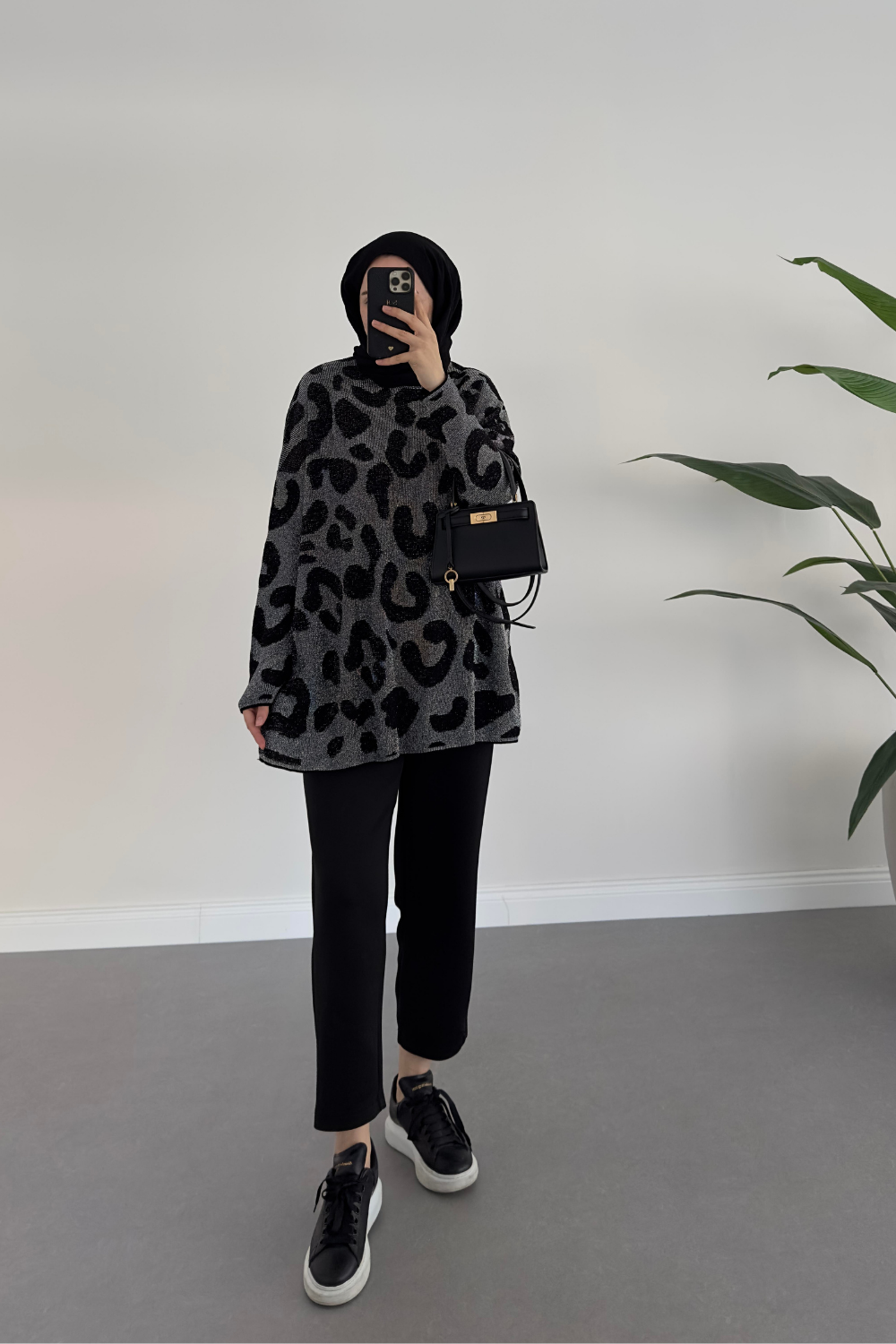 Leoparlı Simli Triko Siyah
