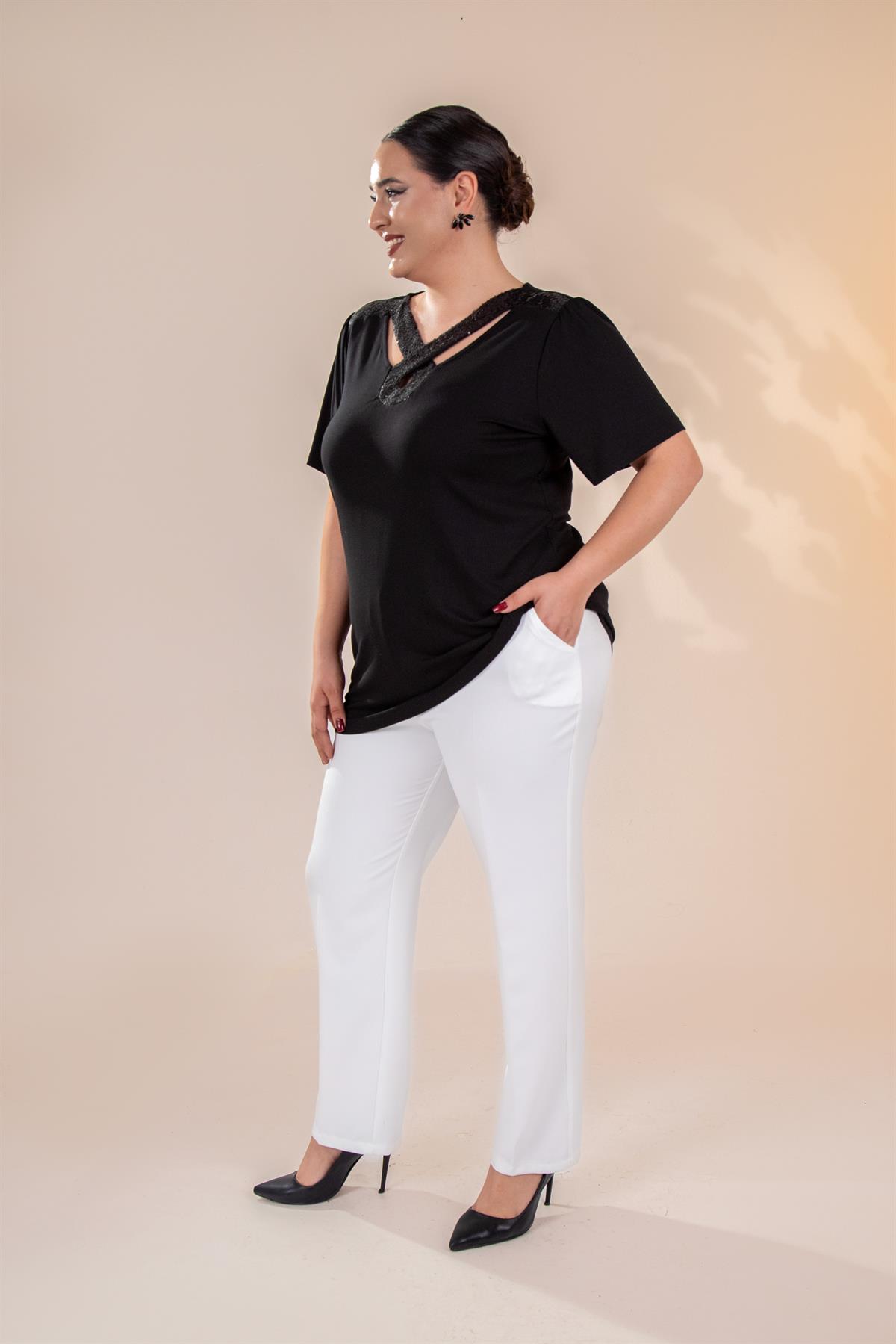 Büyük Beden 1111048 Yaka Pul Payet Detaylı Bluz  Siyah