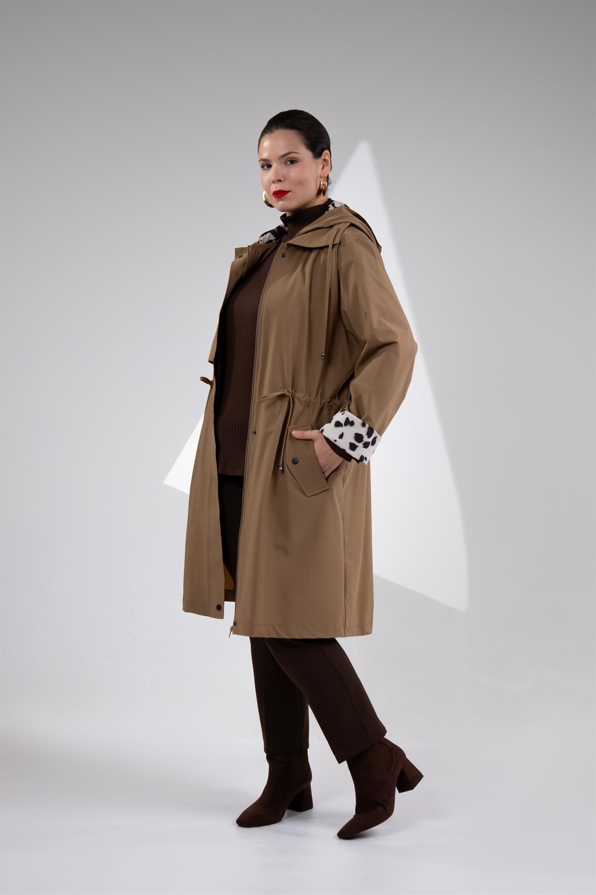 Büyük Beden 122137 Leoparlı Trençkot Camel