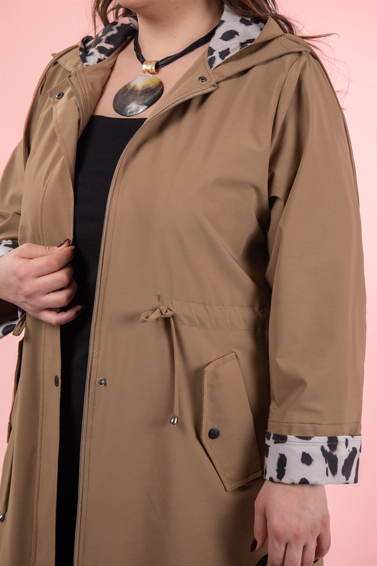 Büyük Beden 122137 Leoparlı Trençkot Camel