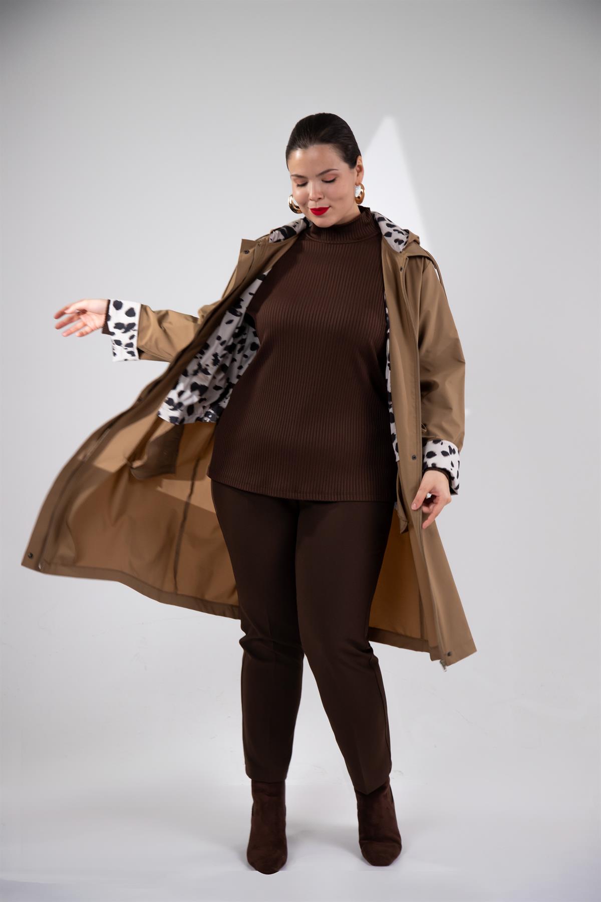 Büyük Beden 122137 Leoparlı Trençkot Camel