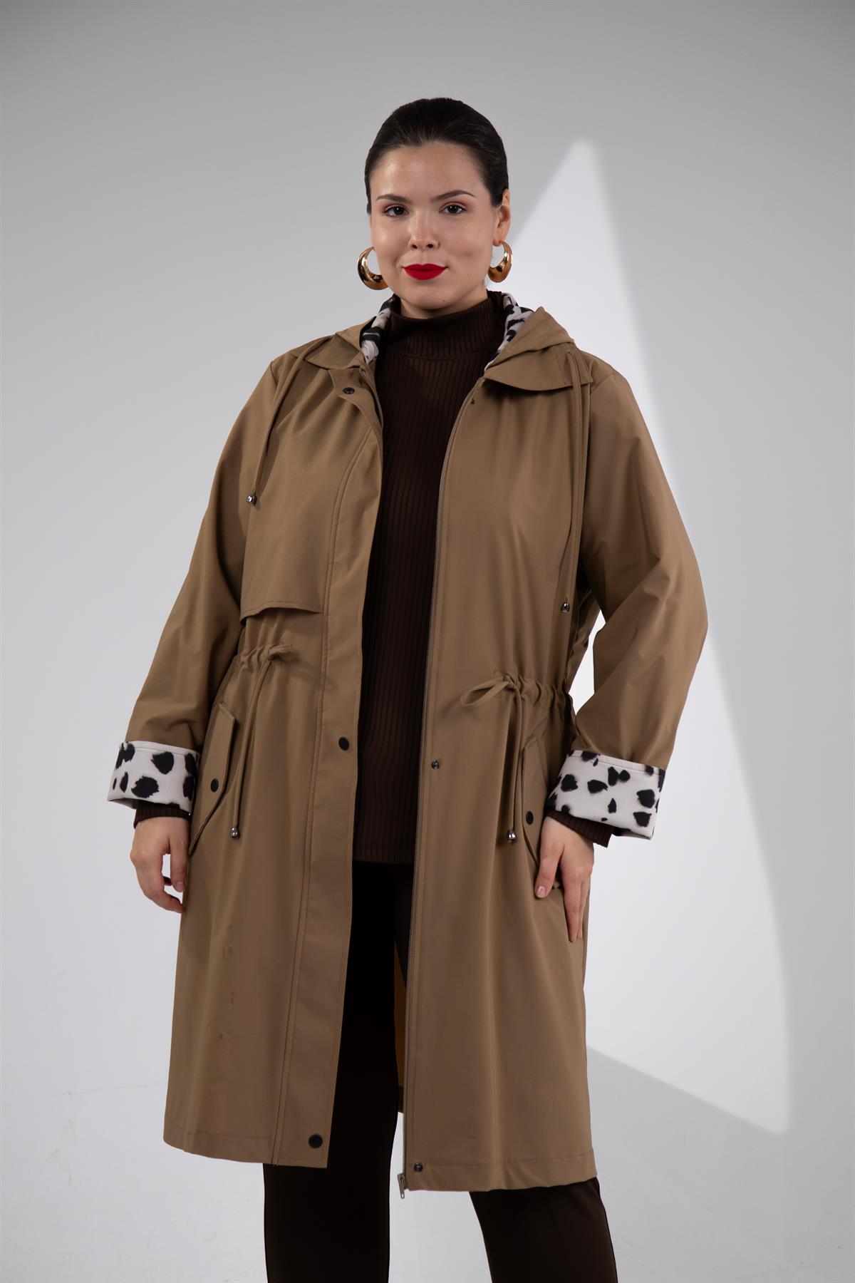 Büyük Beden 122137 Leoparlı Trençkot Camel