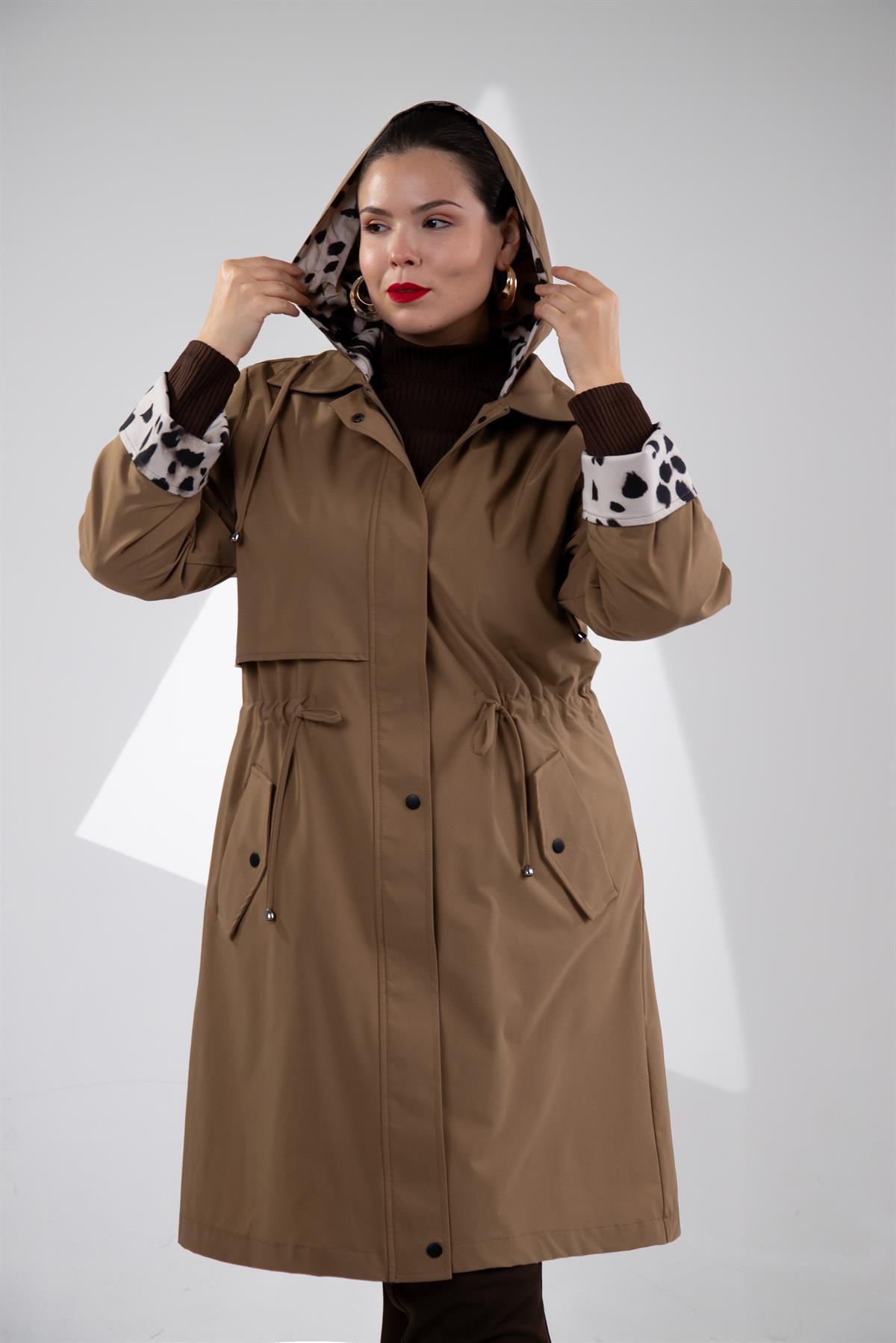 Büyük Beden 122137 Leoparlı Trençkot Camel