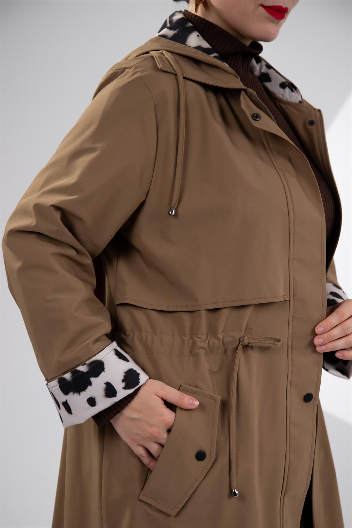 Büyük Beden 122137 Leoparlı Trençkot Camel