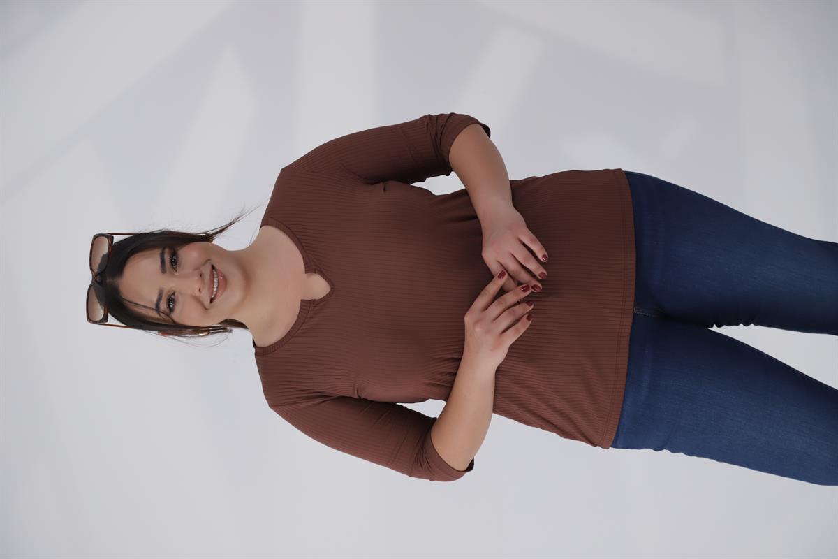 Büyük Beden 122165 Yaka Detaylı Basıc Bluz Kahverengi