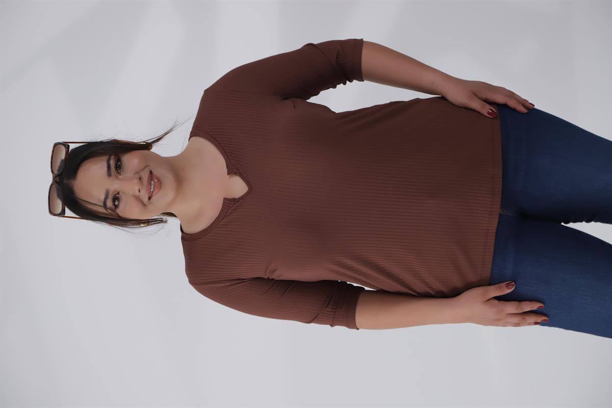 Büyük Beden 122165 Yaka Detaylı Basıc Bluz Kahverengi