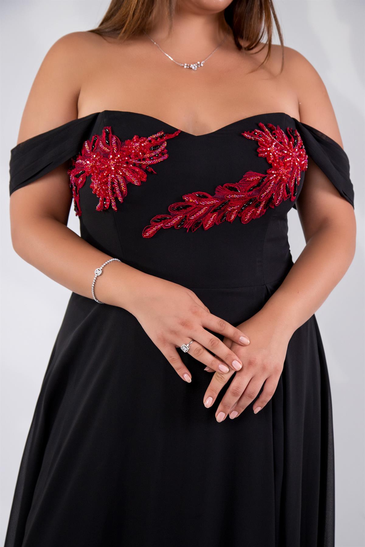 Büyük Beden 142066 Aplik İşleömeli Uzun Abiye  Siyah