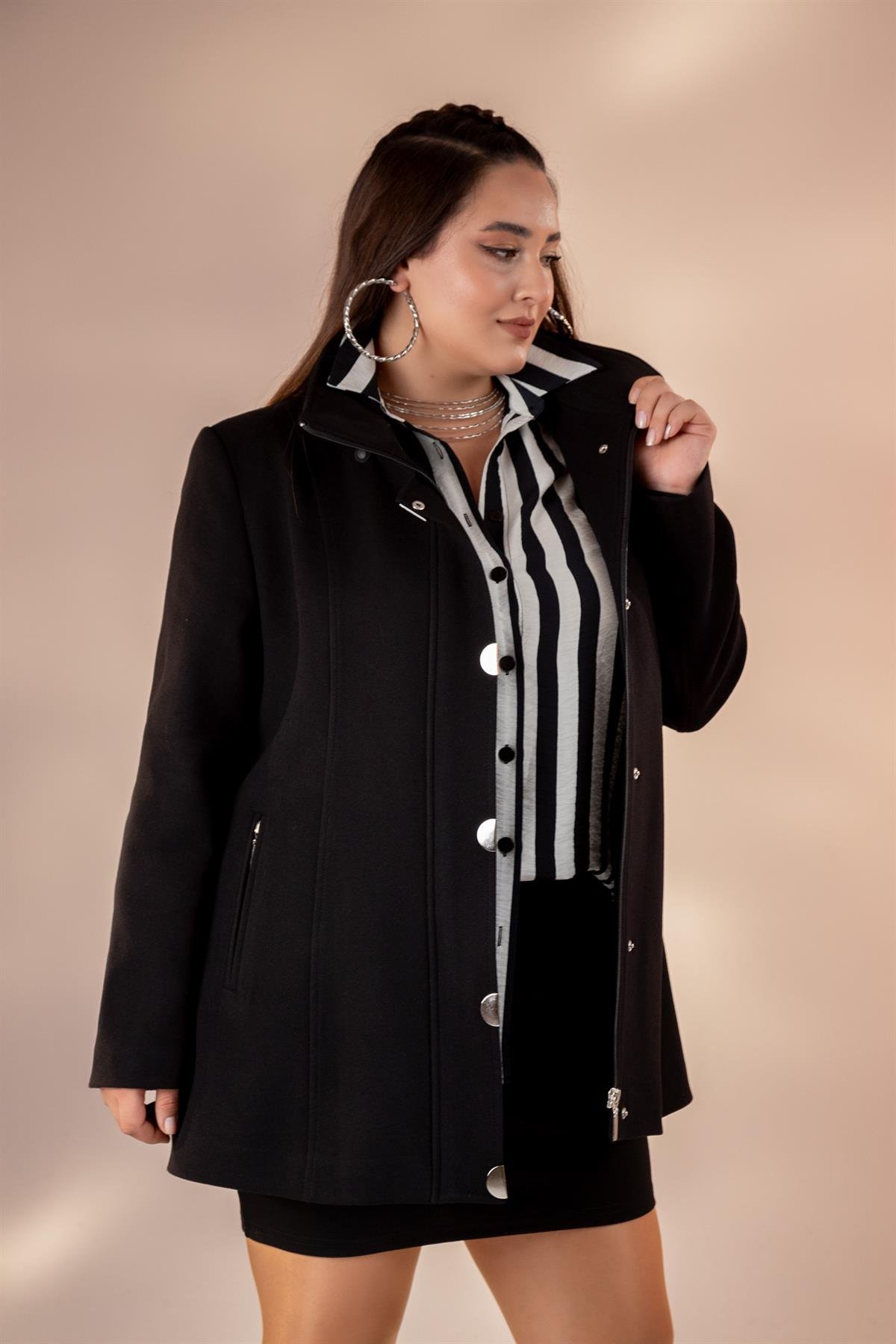 Büyük Beden 2230040 Çıt Çıt Detaylı Kısa Kaban  Siyah