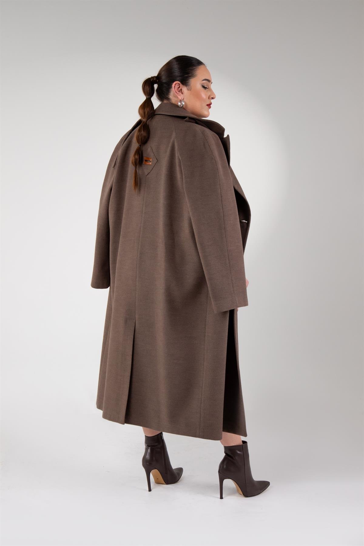 Büyük Beden 2230043 Omuzu Apoletli Uzun Kaban  Kahverengı