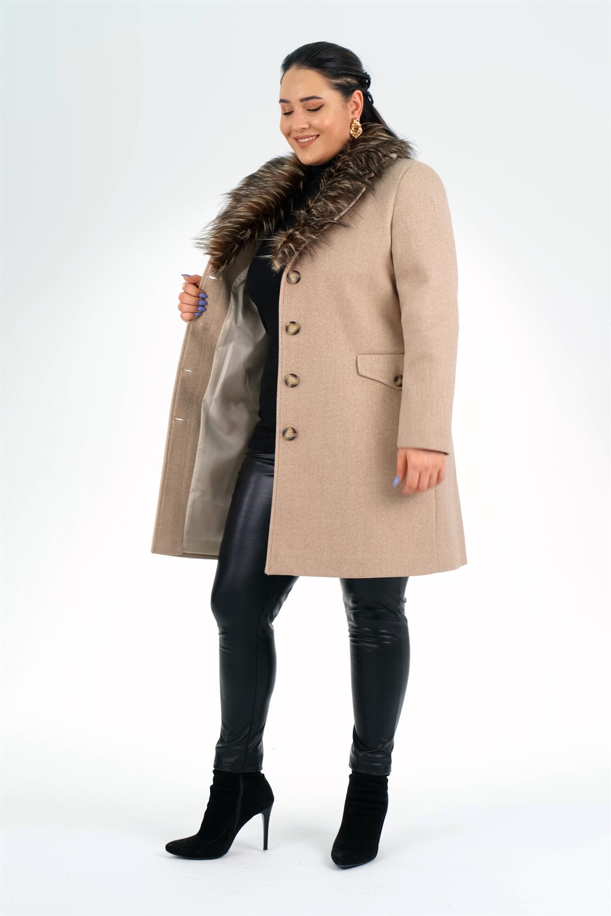 Büyük Beden 223008 Yaka-Kürklü 4 Düğmeli Kaban  Bej