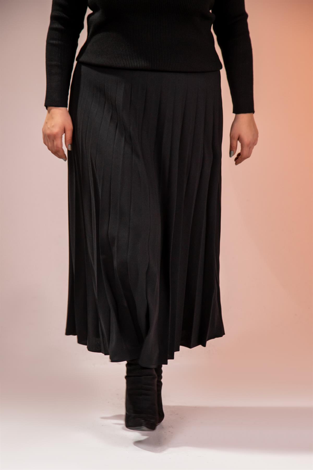 Büyük Beden 2237001 Uzun Piliseli Etek  Siyah