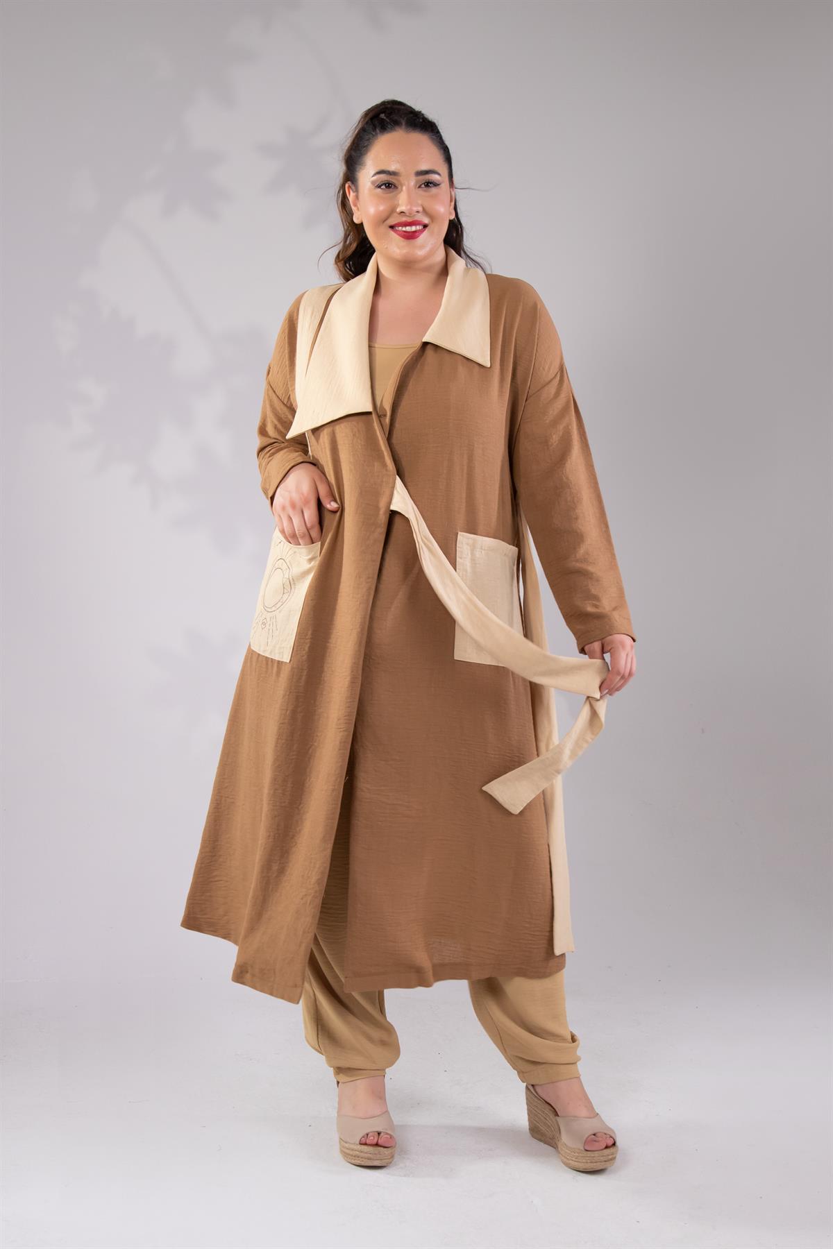 Büyük Beden 2251 Yan Bağlamalı Geniş Yaka Kap  Camel