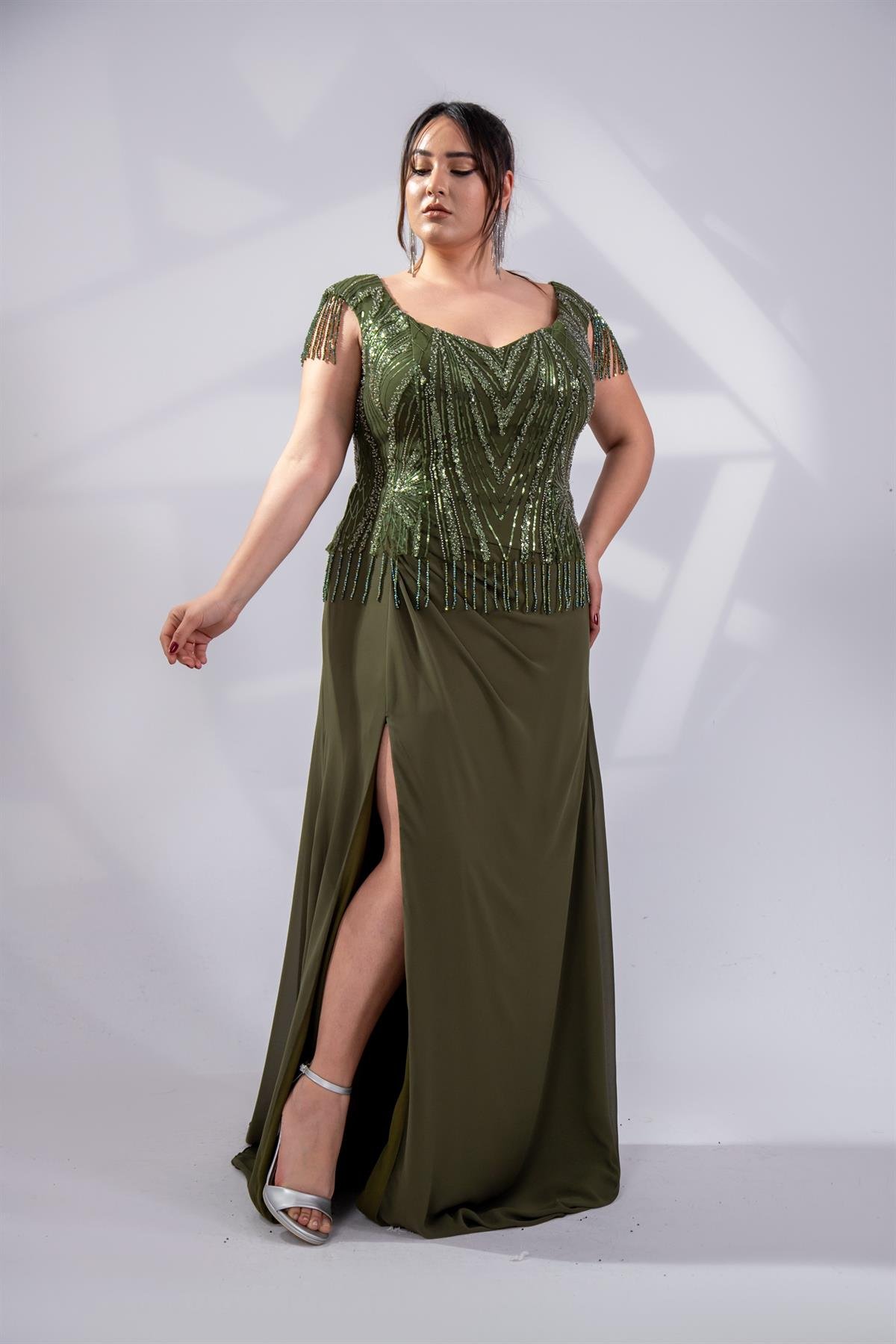 Büyük Beden 24220477 Pul İşlemeli Abiye Haki